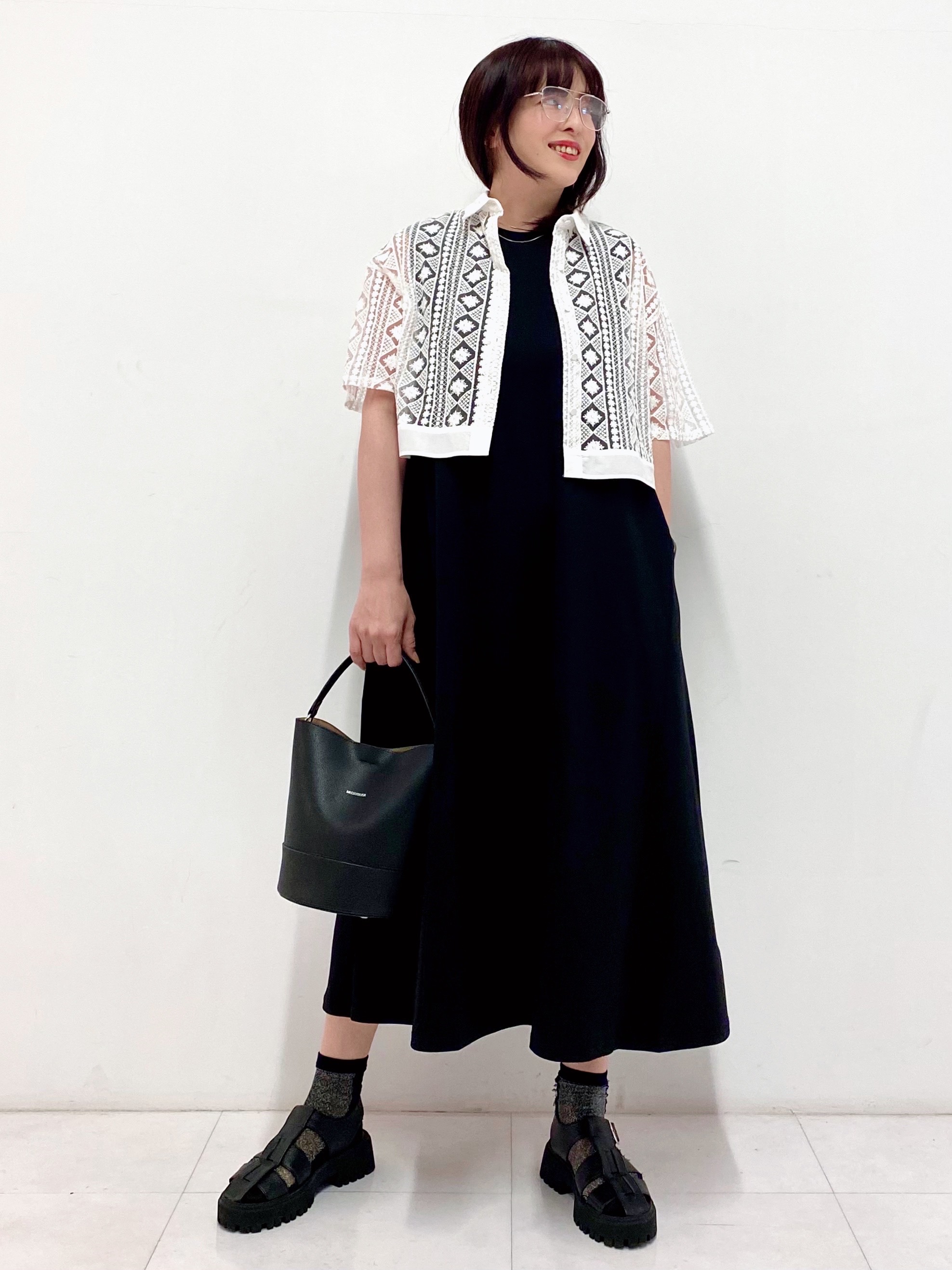 Sawaguchiさんの「DRESSTERIOR｜【着映え/ハーフ袖】ウォッシャブルレース クロップドシャツ」を使ったコーディネート