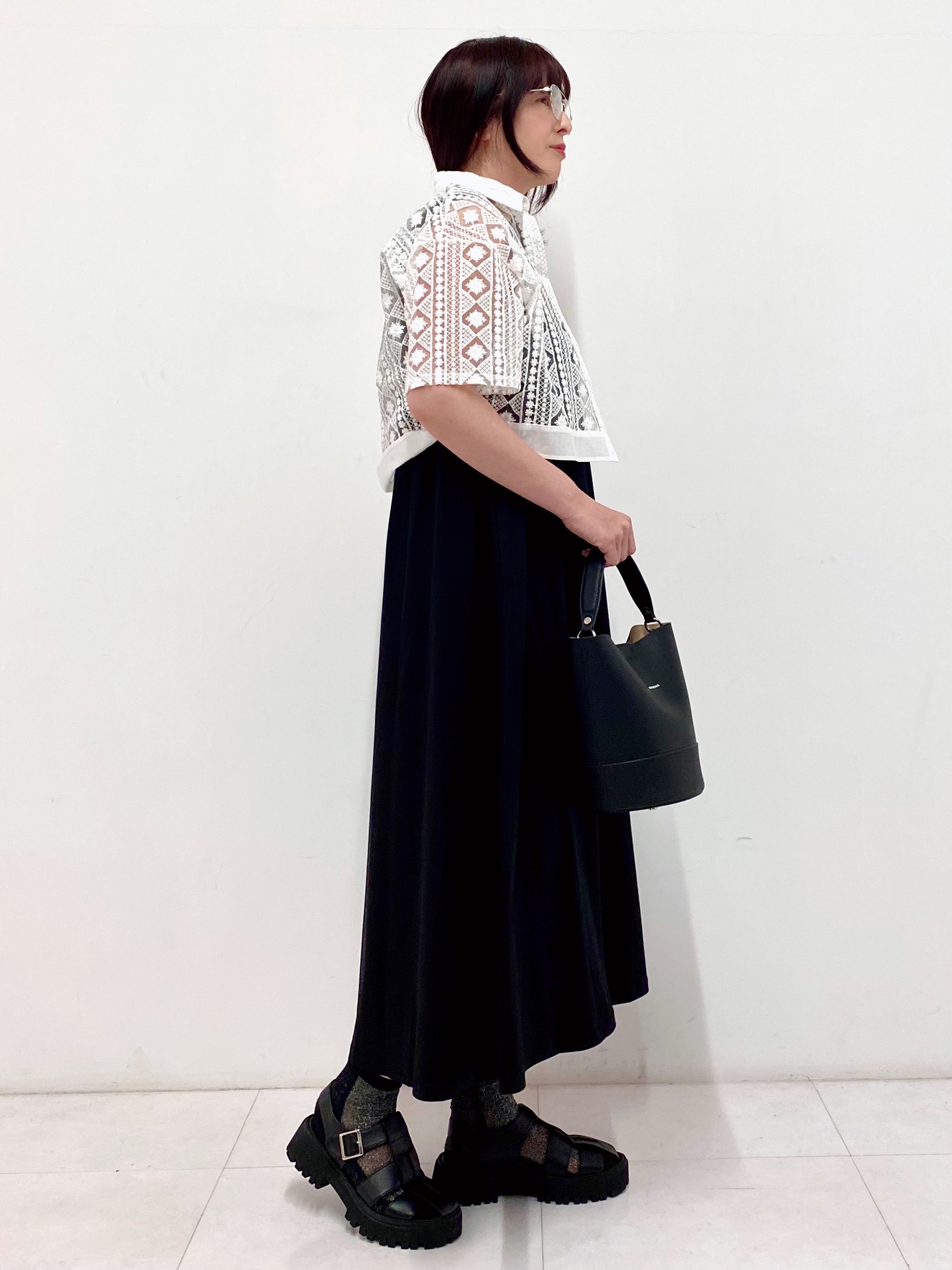 Sawaguchiさんの「DRESSTERIOR｜【着映え/ハーフ袖】ウォッシャブルレース クロップドシャツ」を使ったコーディネート