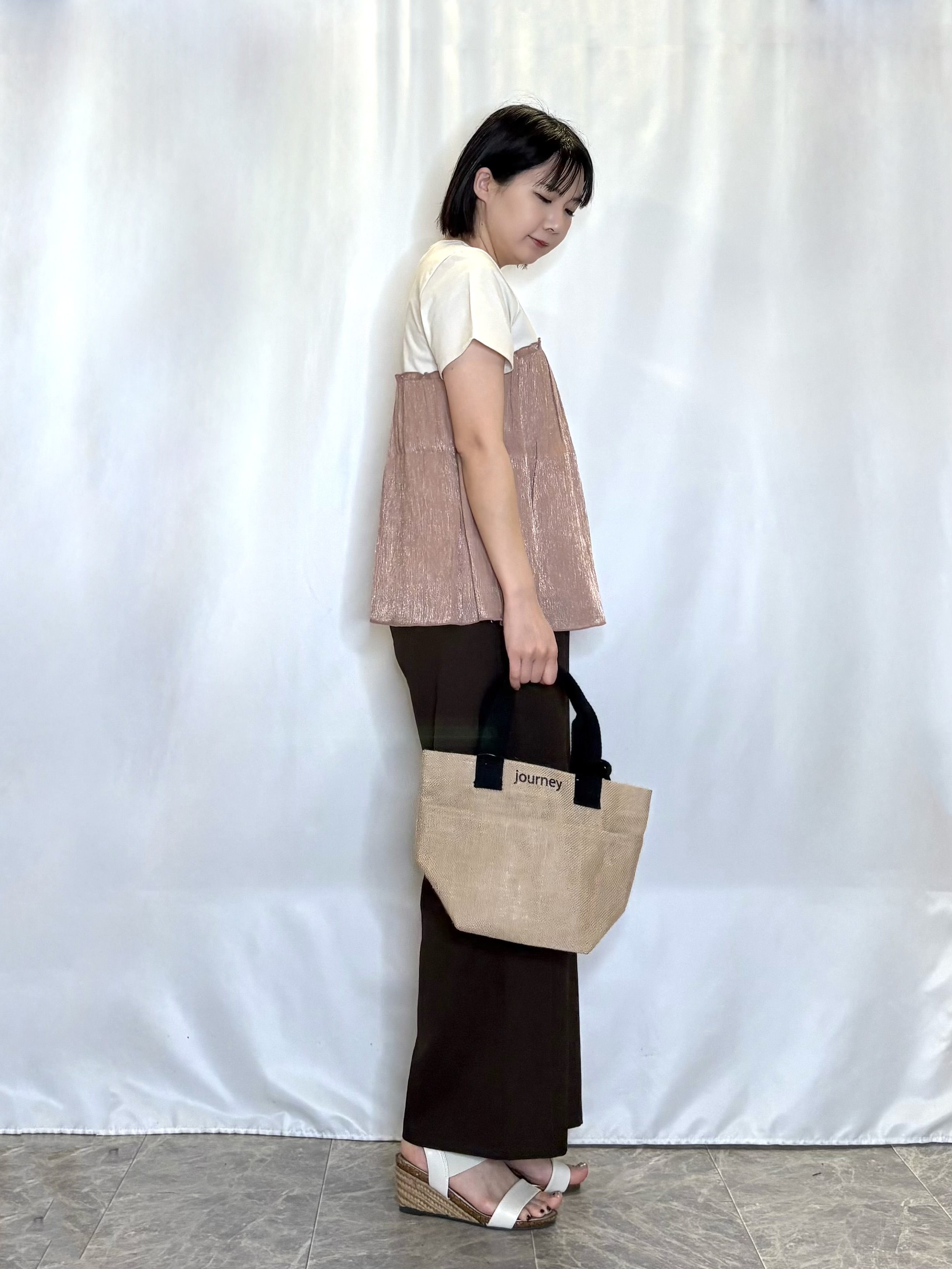 ネリさんの「SHOO･LA･RUE｜【ひんやり/S-LL】1枚でインせず決まる きらきらビスチェ風Tシャツ」を使ったコーディネート