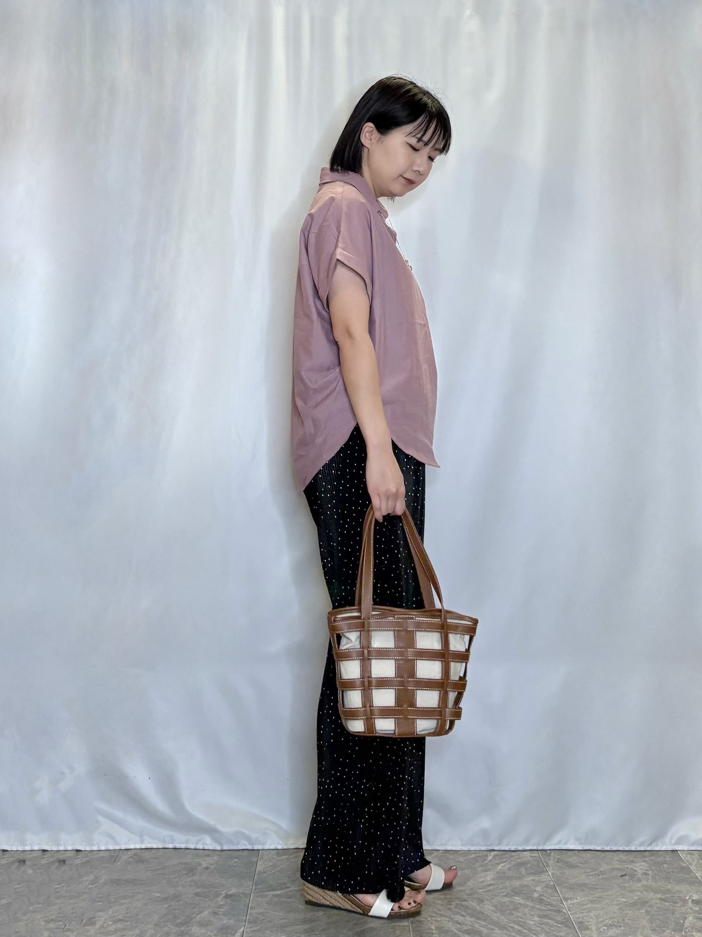ネリさんの「SHOO･LA･RUE｜【ひんやり/UV】インせず着られる フレンチリネンスキッパーシャツ」を使ったコーディネート
