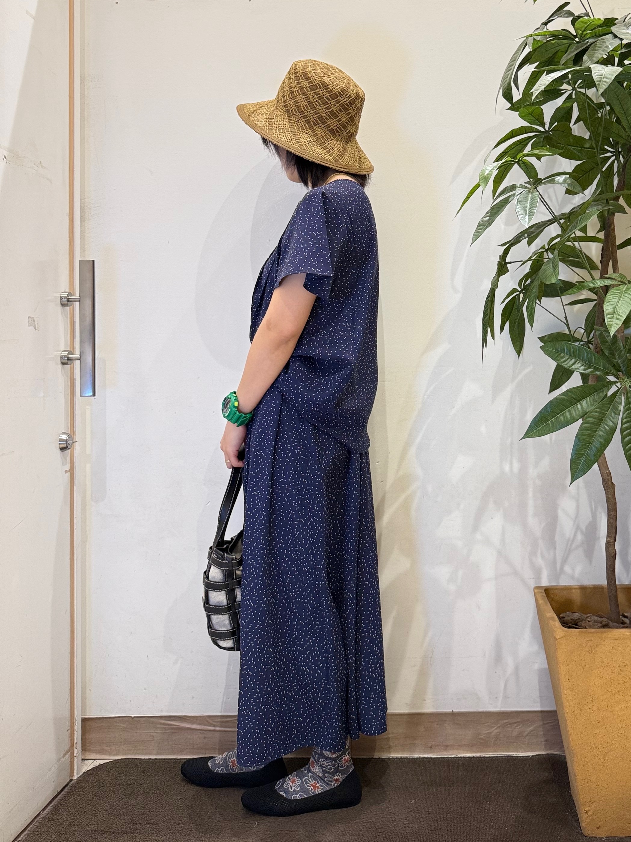 misakiさんの「SHOO･LA･RUE｜【ひんやり/UV/セットアップ可】洗濯後しわになりにくい スキッパーブラウス」を使ったコーディネート