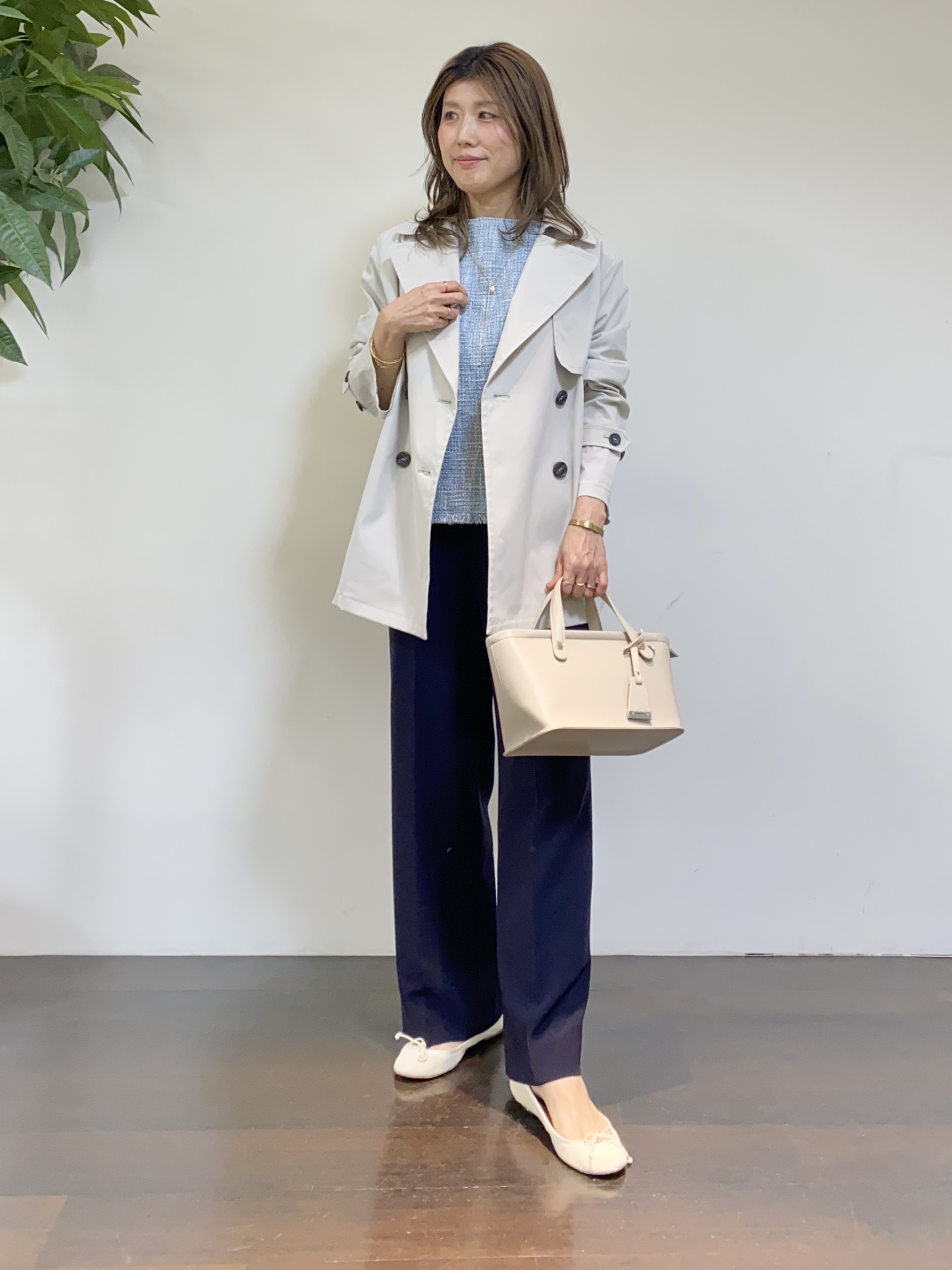 tomoさんの「UNTITLED｜【定番人気/はっ水/洗える】タスランショートトレンチコート」を使ったコーディネート