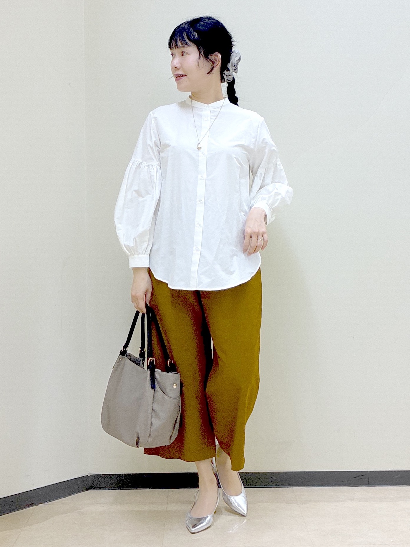  beni_gingerさんの「Reflect｜【レイヤードにおすすめ◎】バンドカラーボリュームスリーブシャツ」を使ったコーディネート