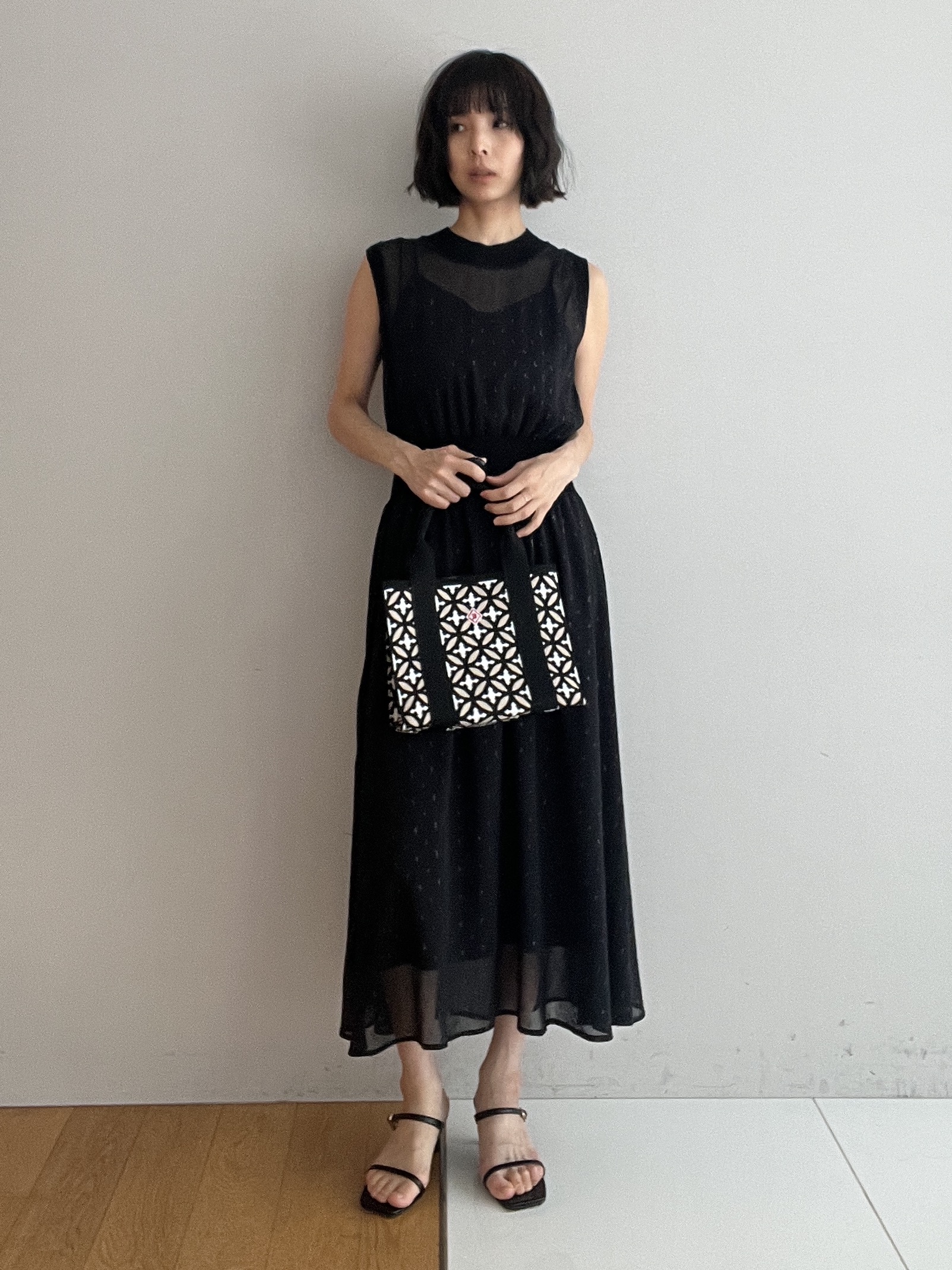 misaさんの「DRESSTERIOR｜【ウォッシャブル/きれいめ】フィルムドット シアードレス」を使ったコーディネート