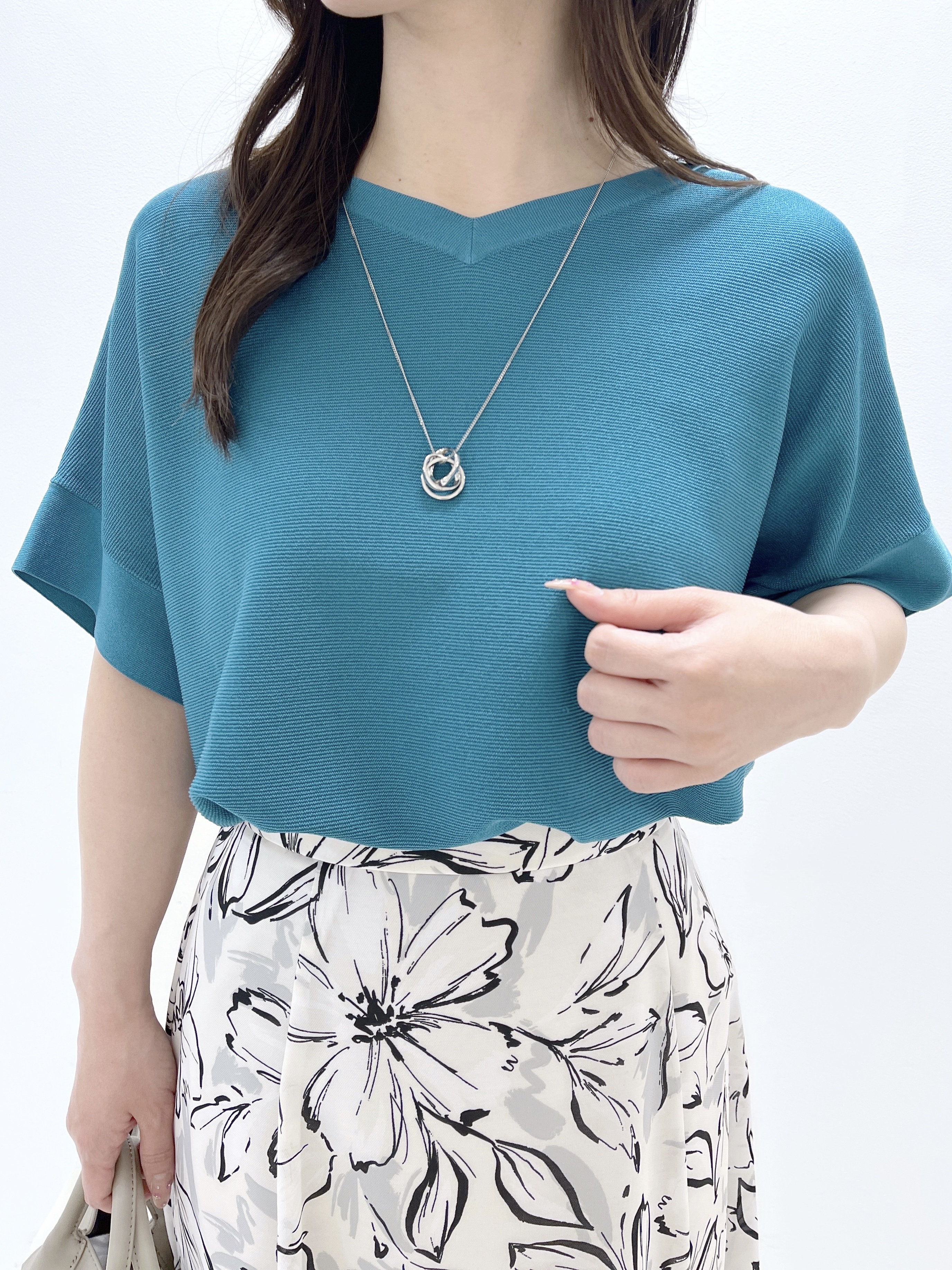 Ukiさんの「UNTITLED｜【11色展開/体型カバー】前後2WAYフレンチスリーブニット」を使ったコーディネート