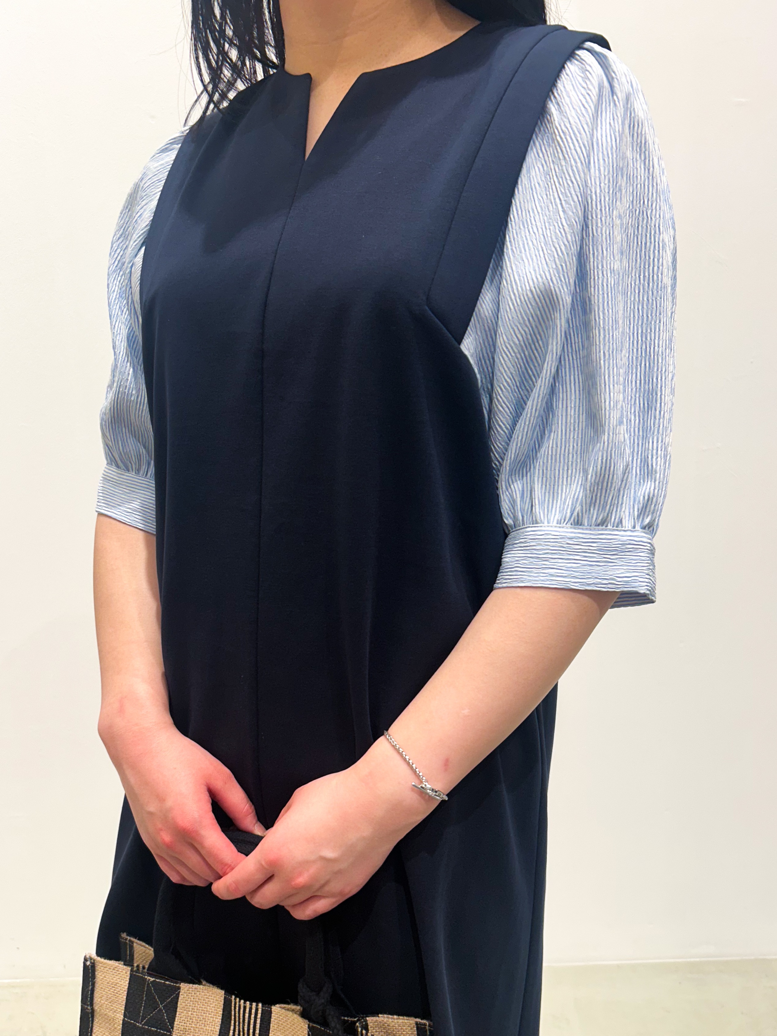 seinaさんの「grove｜高評価！【体型カバー/洗える】袖布帛ポンチワンピース」を使ったコーディネート