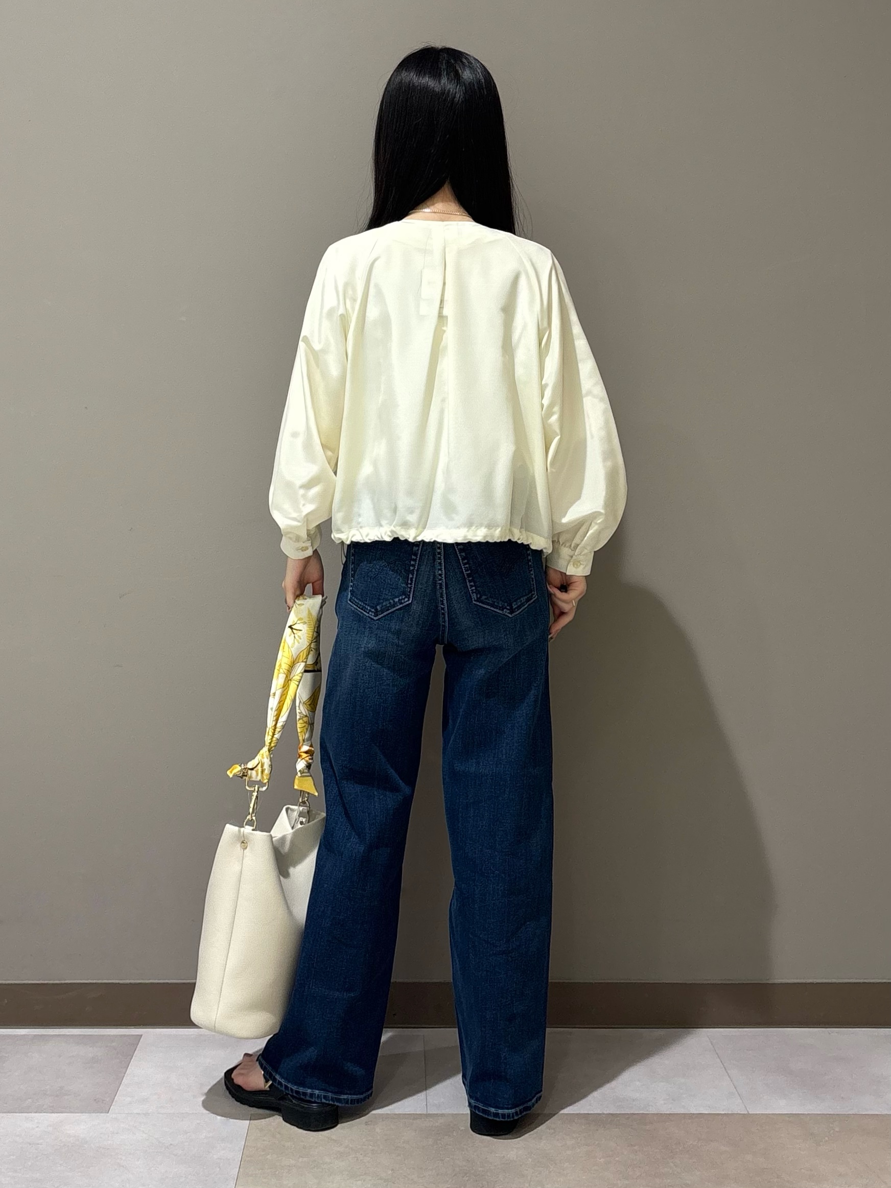 KEIKOさんの「INDIVI｜【洗える／大人シアー】エアリー バルーンブルゾン」を使ったコーディネート