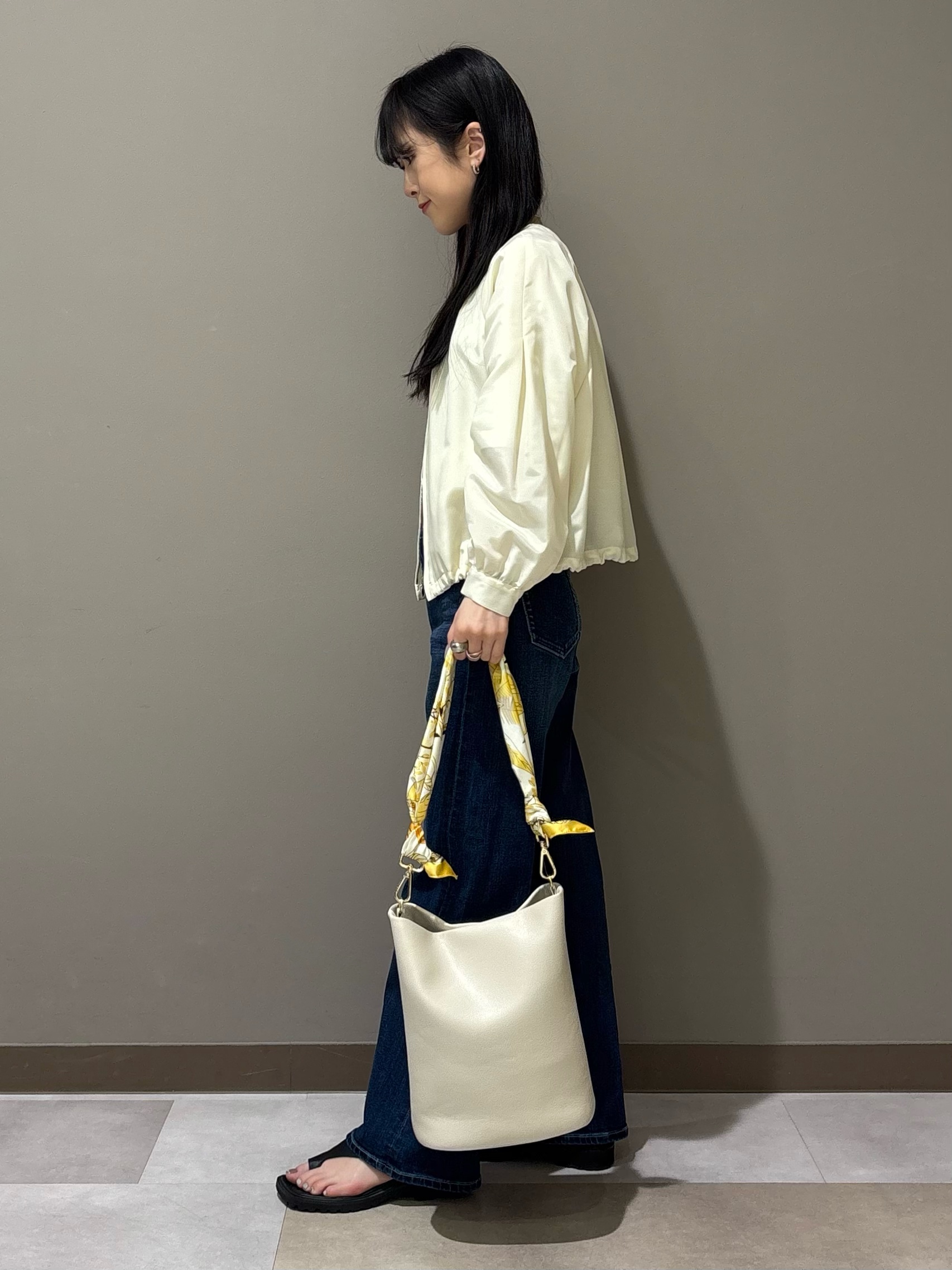 KEIKOさんの「INDIVI｜【洗える／大人シアー】エアリー バルーンブルゾン」を使ったコーディネート