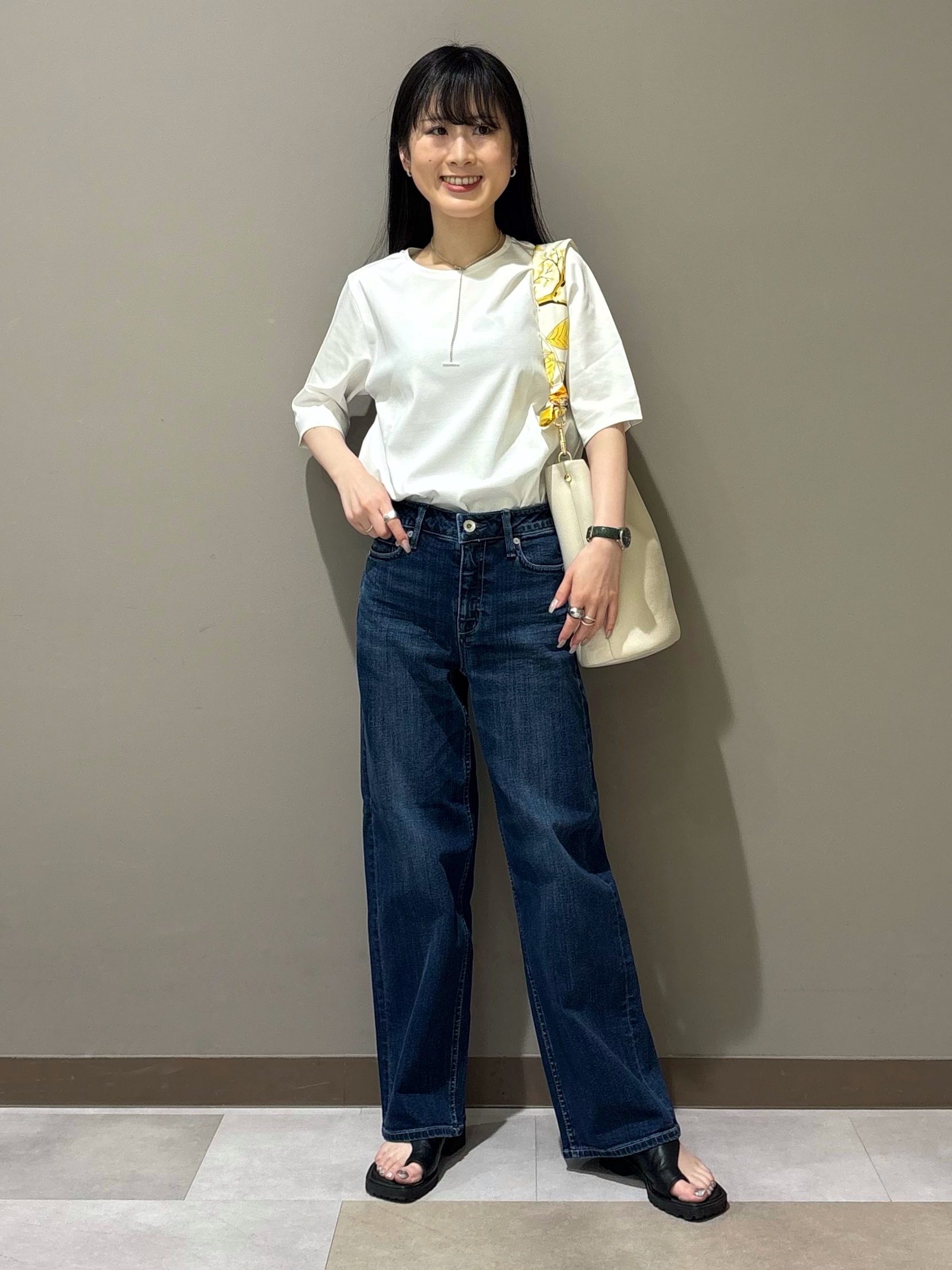 KEIKOさんの「INDIVI｜【洗える／大人シアー】エアリー バルーンブルゾン」を使ったコーディネート