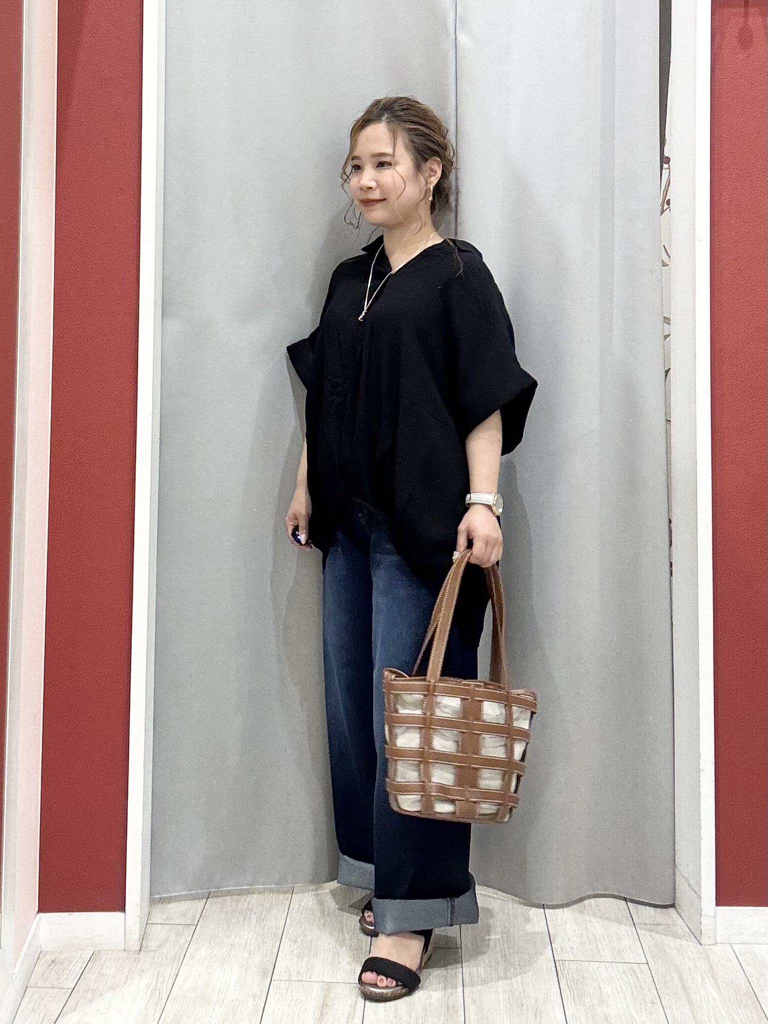 shioさんの「SHOO･LA･RUE｜【ひんやり/S-LL/洗濯機可】インせず着られる 裾タック スキッパーシャツ」を使ったコーディネート