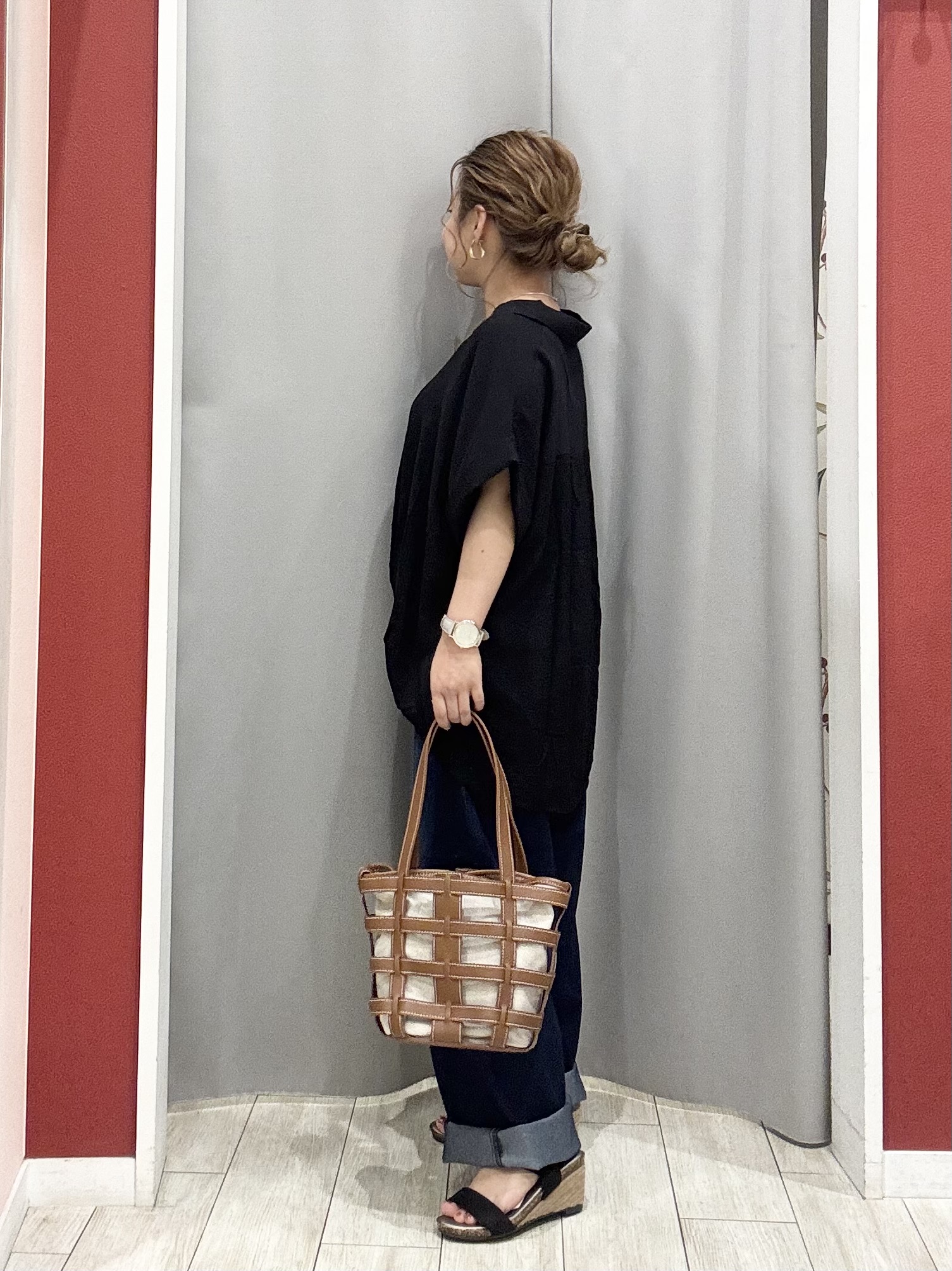 shioさんの「SHOO･LA･RUE｜【ひんやり/S-LL/洗濯機可】インせず着られる 裾タック スキッパーシャツ」を使ったコーディネート