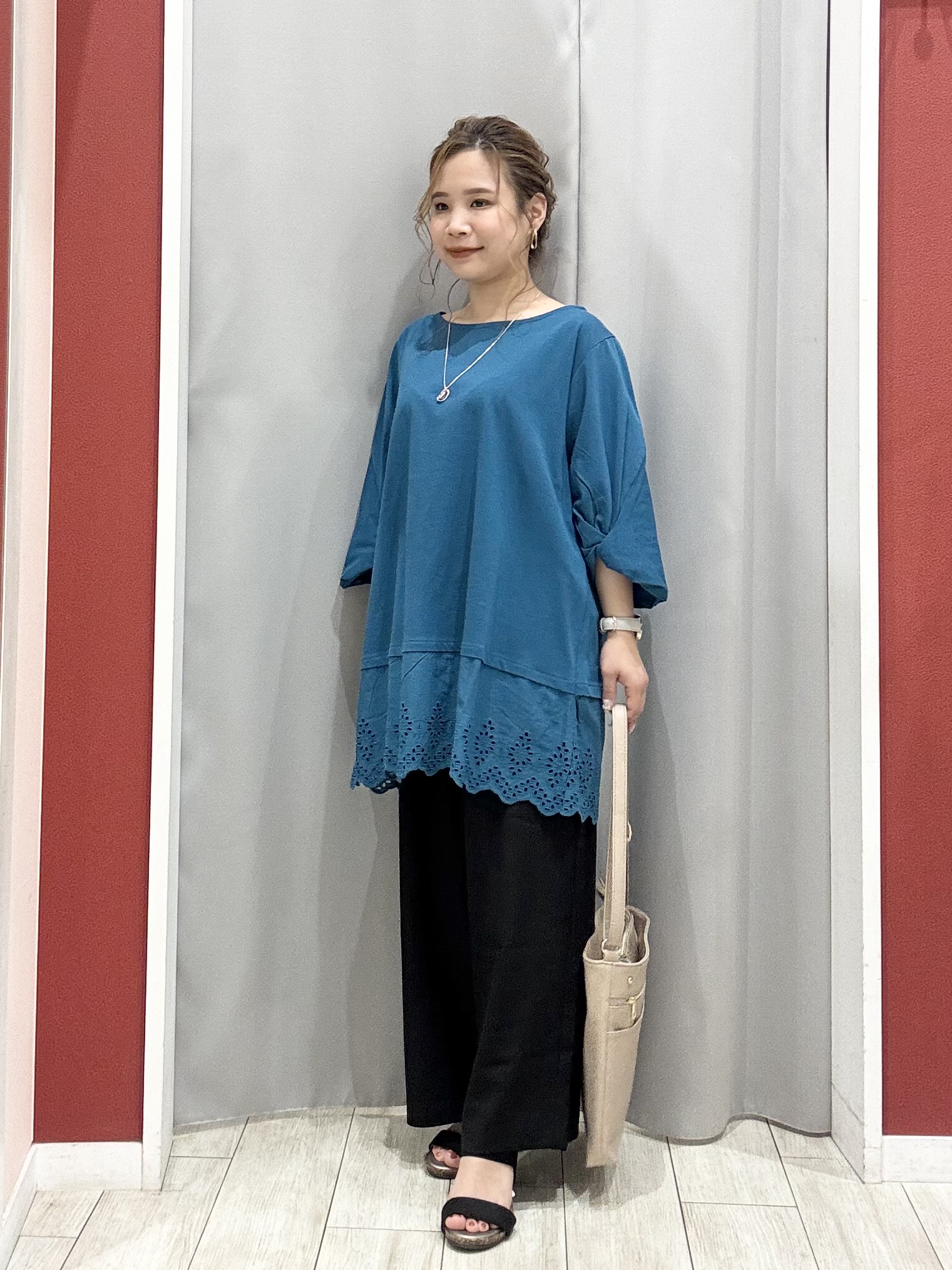shioさんの「SHOO･LA･RUE｜【さらり快適/洗濯機可/S-LL】UVカット機能付き ライトな着心地 ひんやりシャツパーカ」を使ったコーディネート