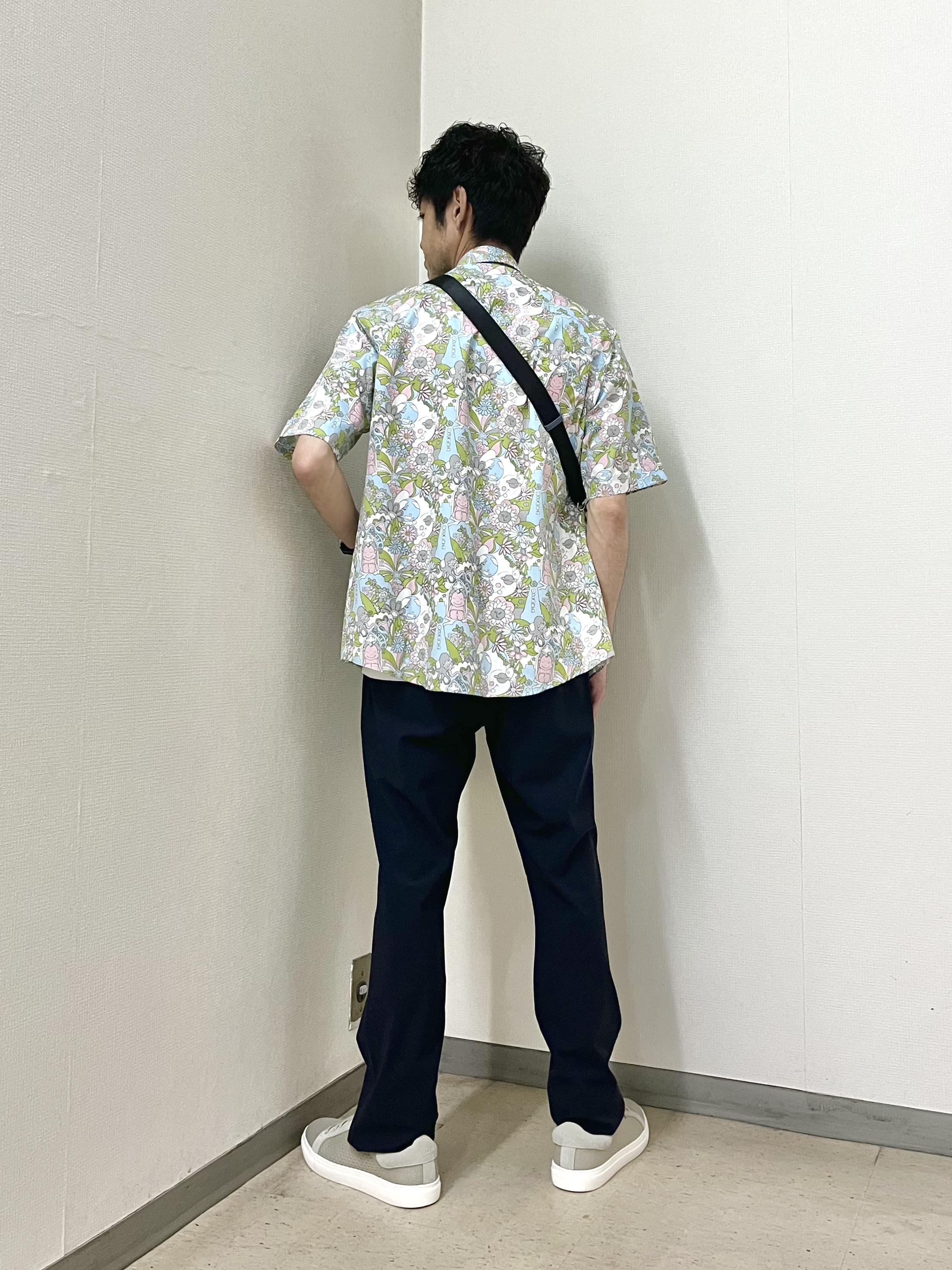URAさんの「TAKEO KIKUCHI｜【BOWLER HAT LABEL】ビリケンさんプリント 半袖シャツ」を使ったコーディネート