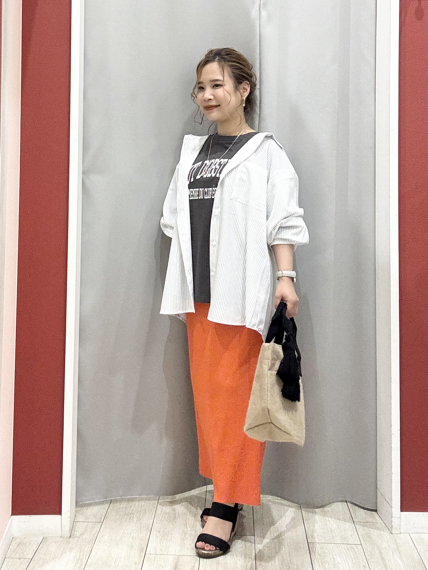 shioさんの「SHOO･LA･RUE｜【ひんやり/UV/吸水速乾/洗濯後しわになりにくい】ラッシュガードにもなる ストライプシャツ」を使ったコーディネート