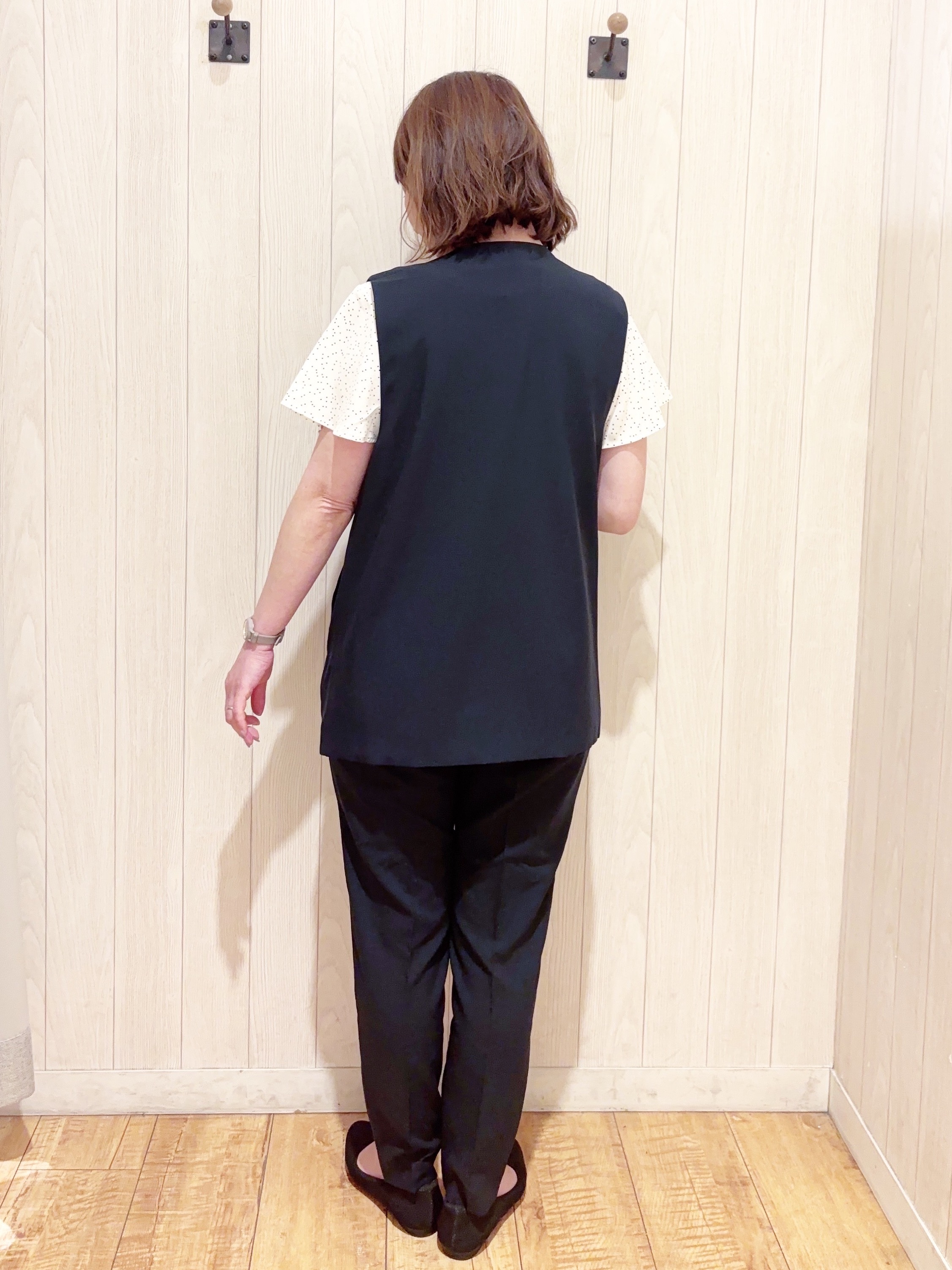 あいこさんの「SHOO･LA･RUE｜【セットアップ可/洗濯後しわになりにくい/S-LL】シンプルで合わせやすい ノーカラージレ」を使ったコーディネート