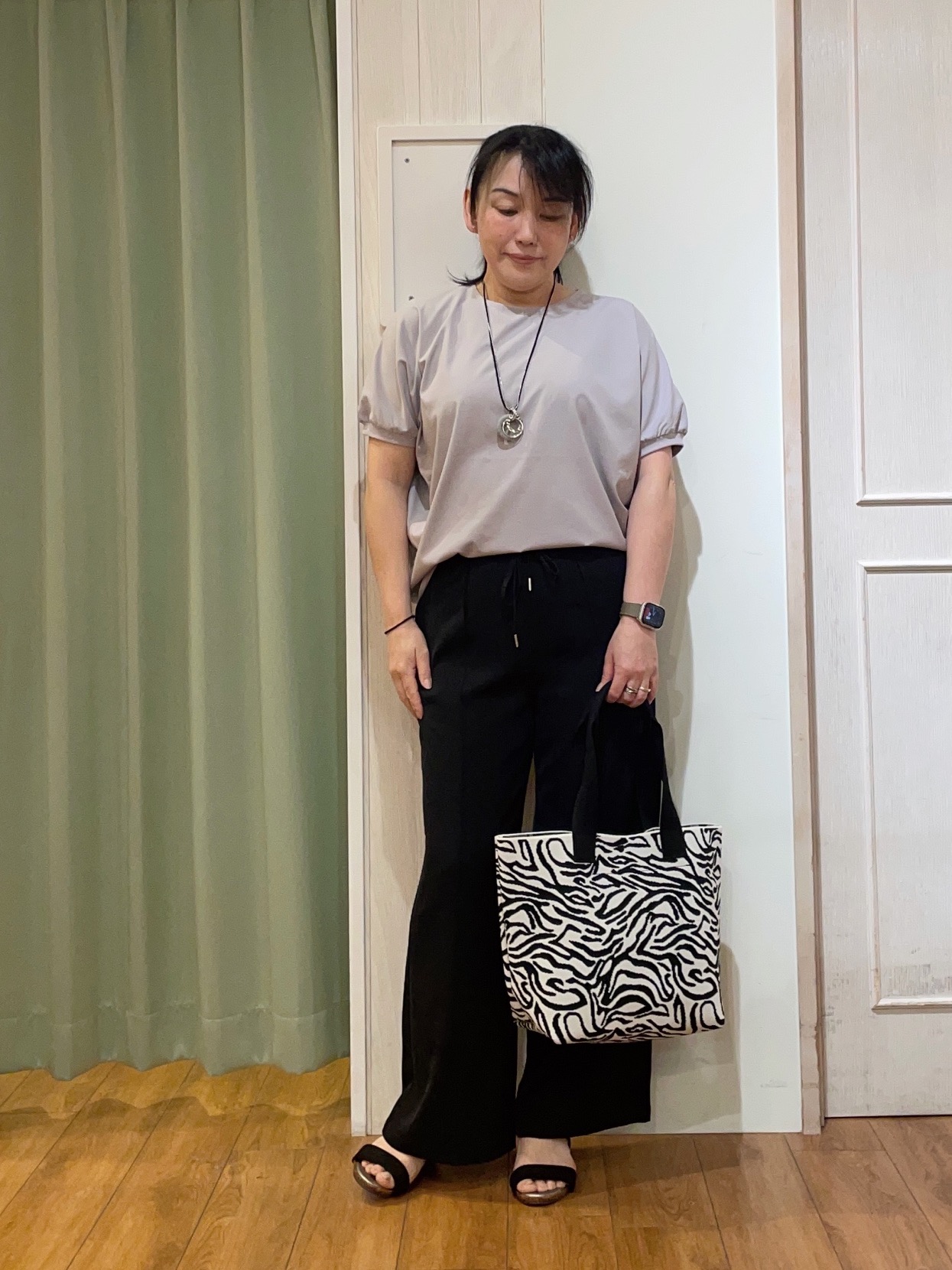 ke-yさんの「SHOO･LA･RUE｜【ひんやり/洗濯後しわになりにくい】インせず着られる さらっとタッチのドルマンブラウス」を使ったコーディネート