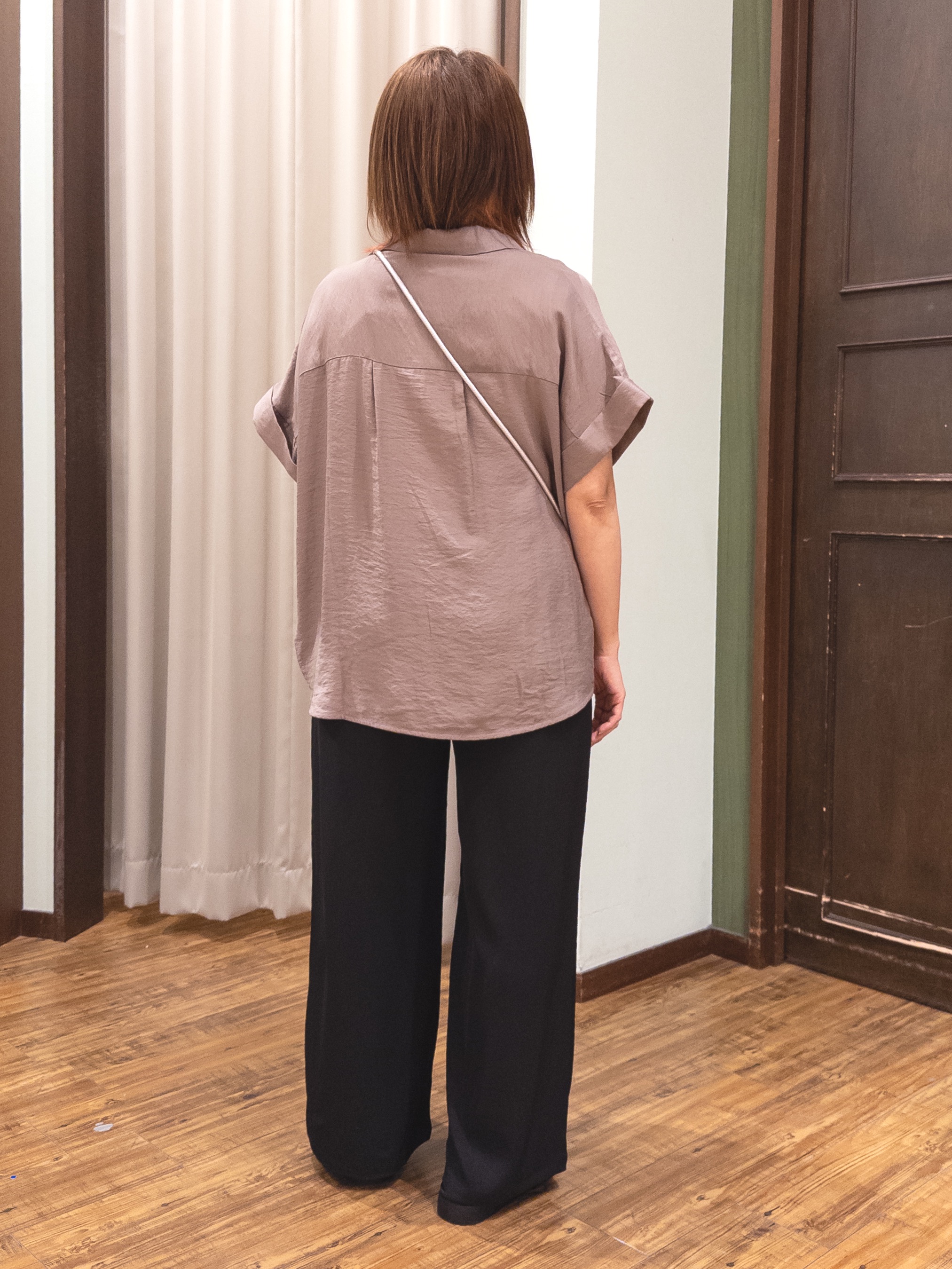 みかりん さんの「SHOO･LA･RUE｜【ひんやり/S-LL/洗濯機可】インせず着られる 裾タック スキッパーシャツ」を使ったコーディネート