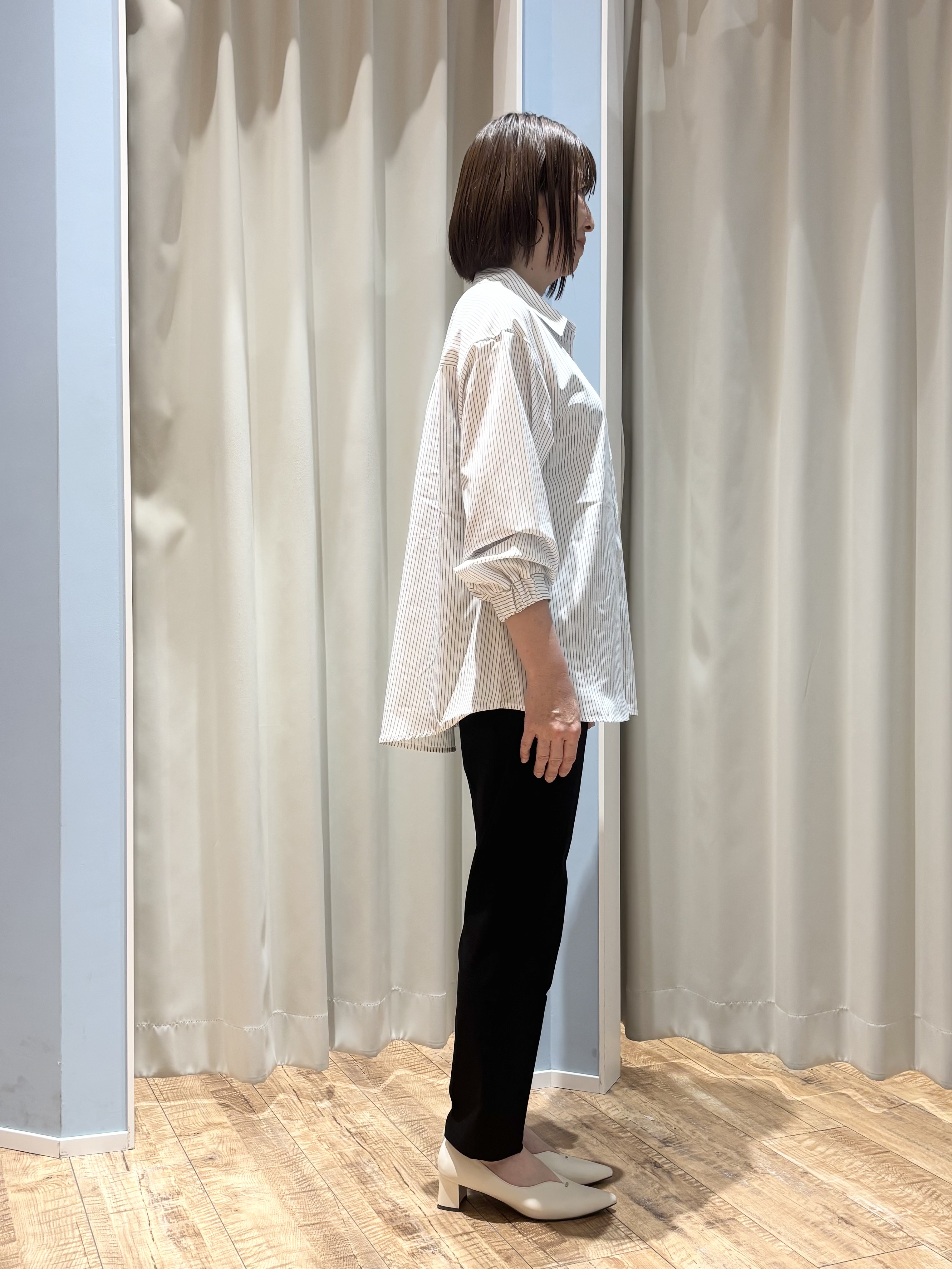 rieさんの「SHOO･LA･RUE｜【ひんやり/UV/吸水速乾/洗濯後しわになりにくい】ラッシュガードにもなる ストライプシャツ」を使ったコーディネート