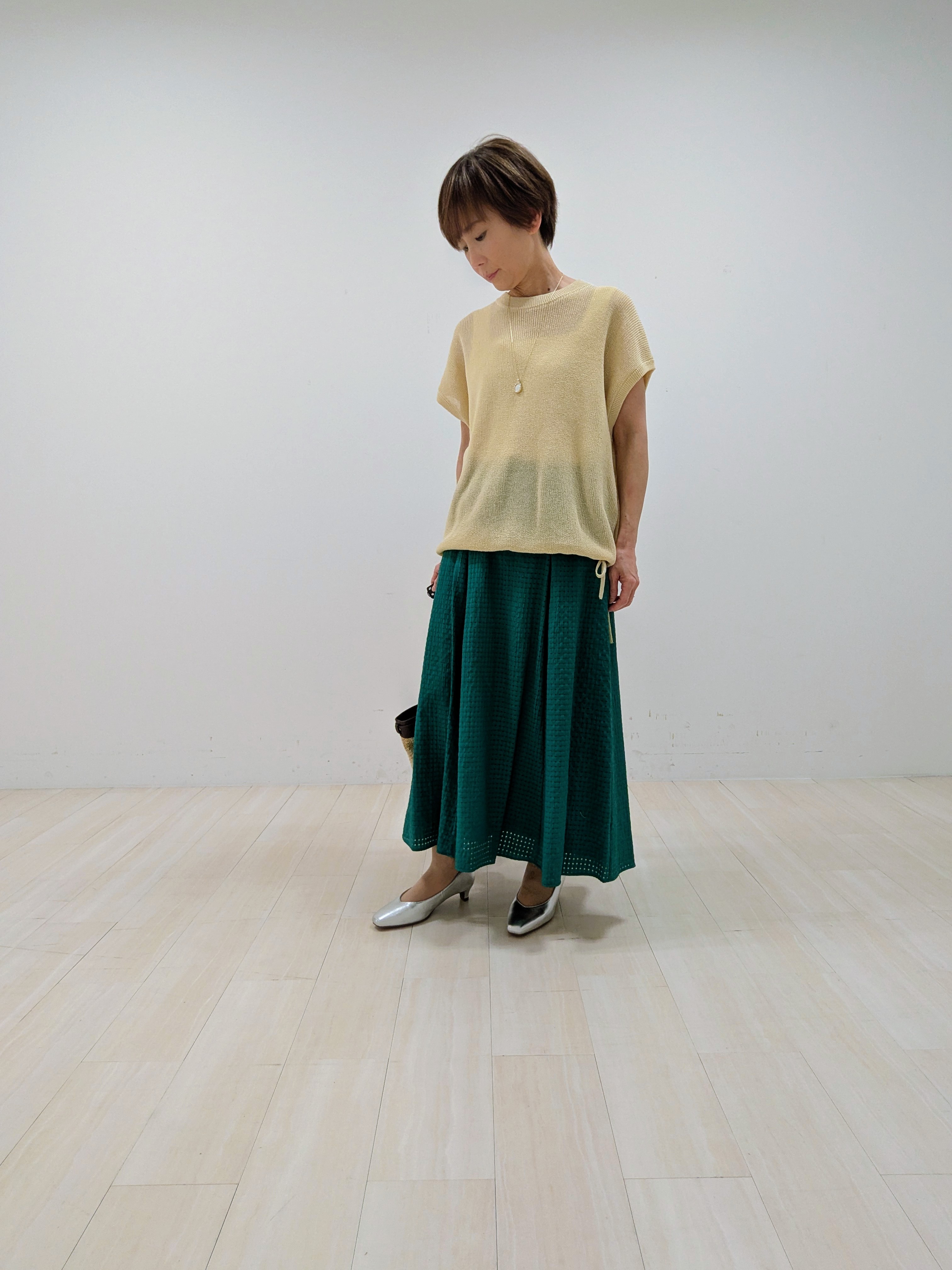 nishiさんの「Reflect｜【レイヤードにおすすめ◎】畦編みフレンチスリーブトップス」を使ったコーディネート