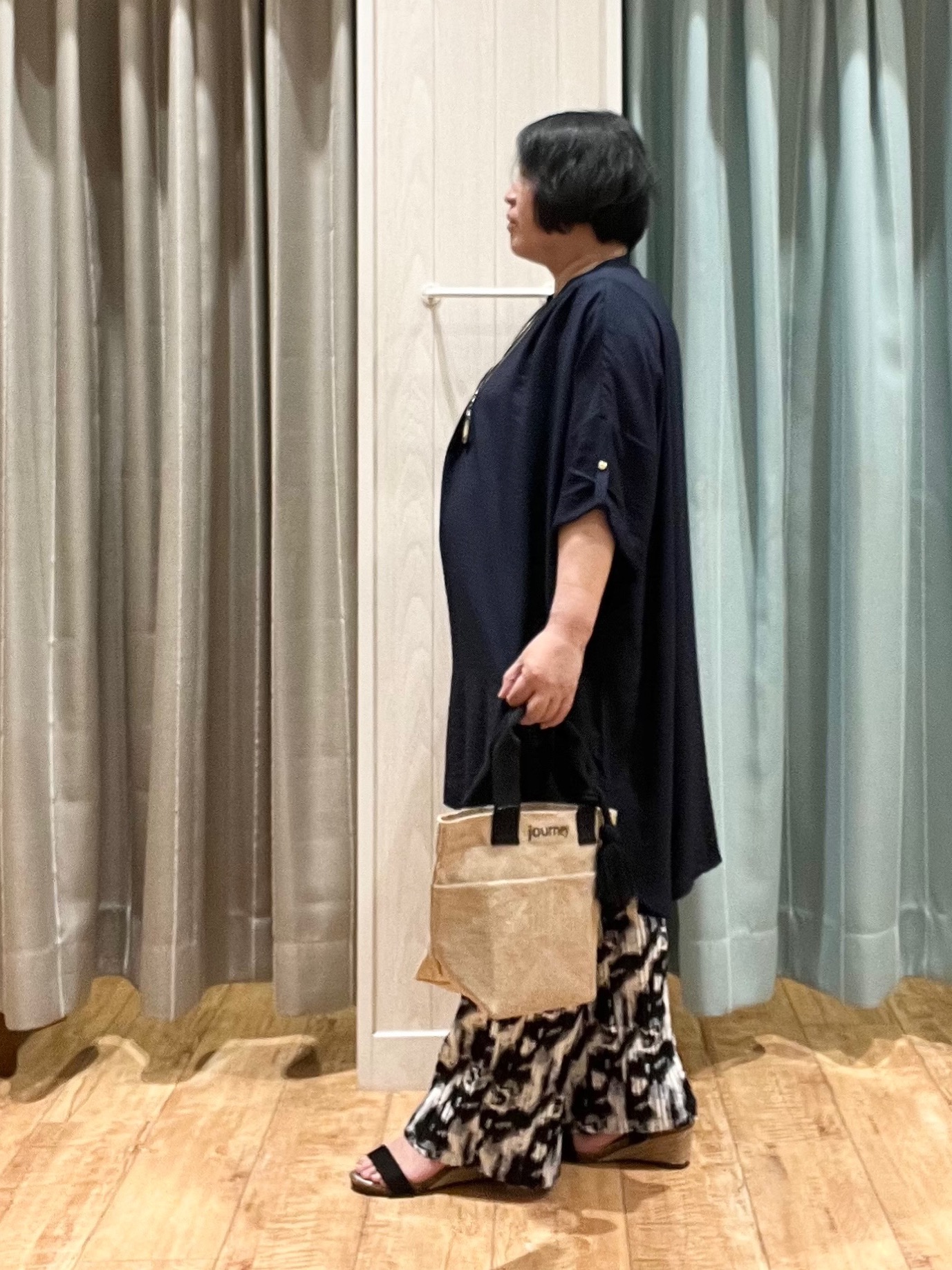 あやさんの「SHOO･LA･RUE｜【ひんやり/S-LL/洗濯機可】体型カバー叶える 大人のゆるドルマンチュニック」を使ったコーディネート