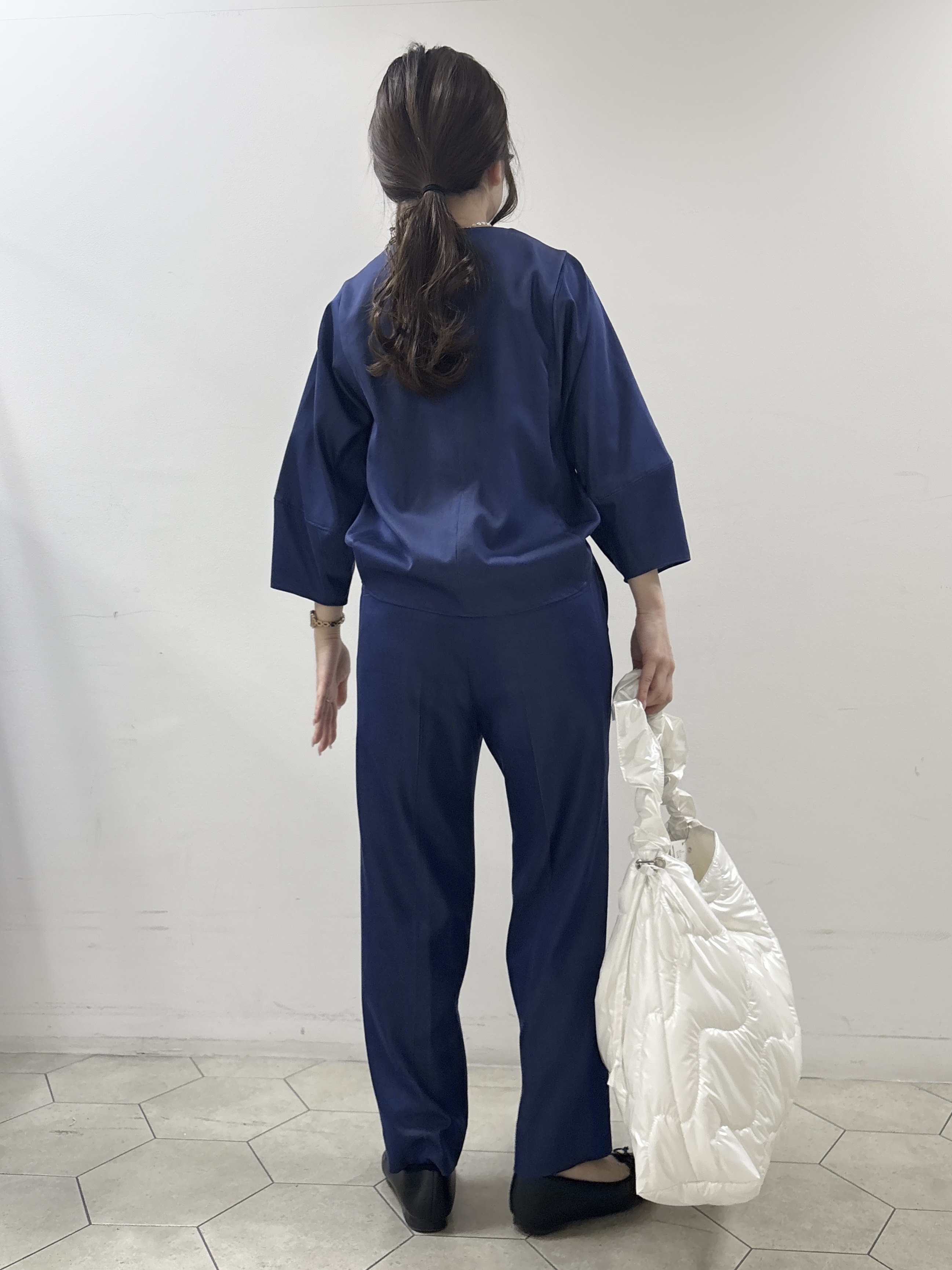 kahoさんの「INDIVI｜【洗える／UVケア／SETUP可能】デニムライク ランタン袖ブラウス」を使ったコーディネート