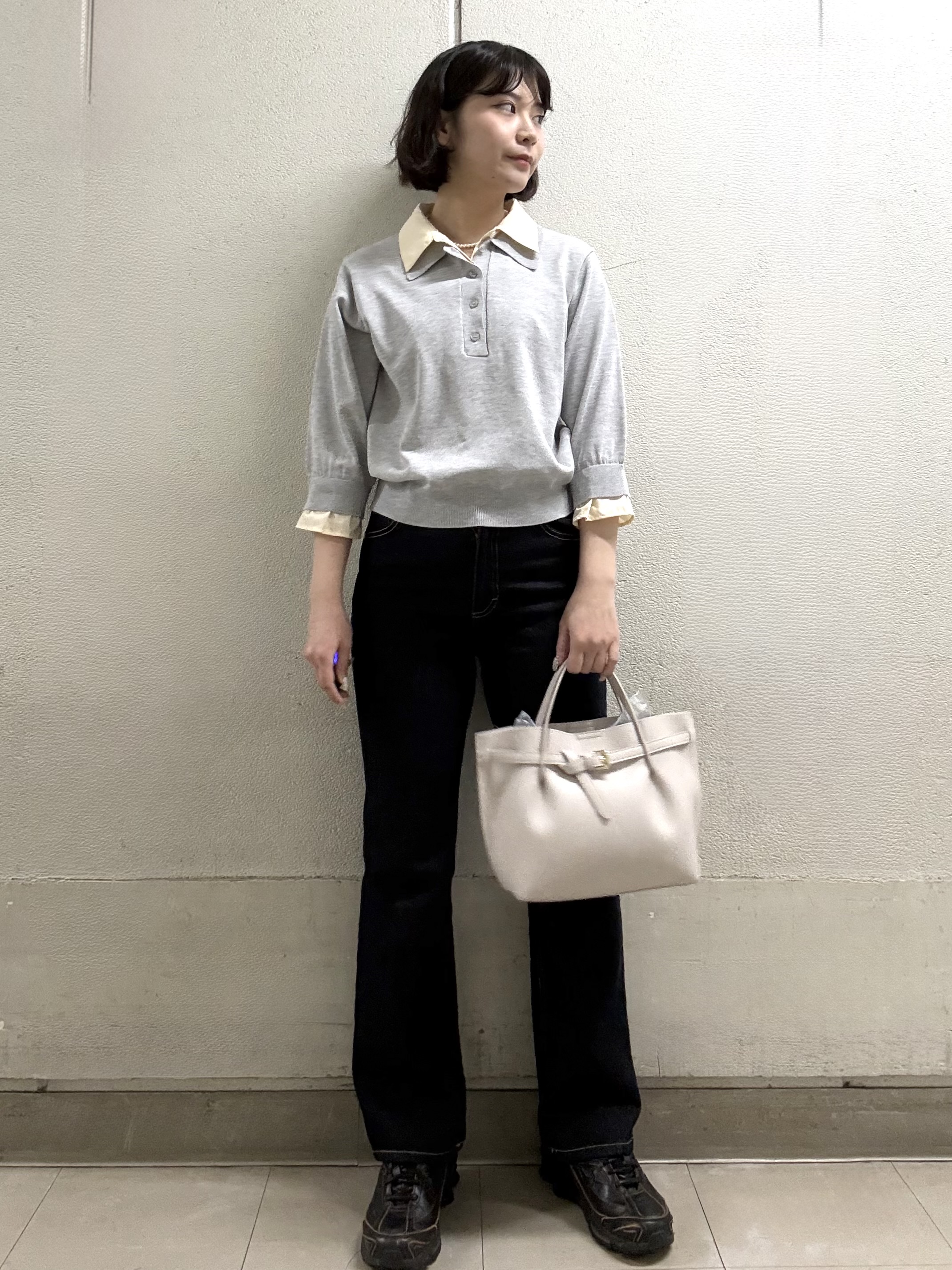 Itoさんの「OPAQUE.CLIP｜シャツレイヤード風ポロニット【洗濯機OK】」を使ったコーディネート