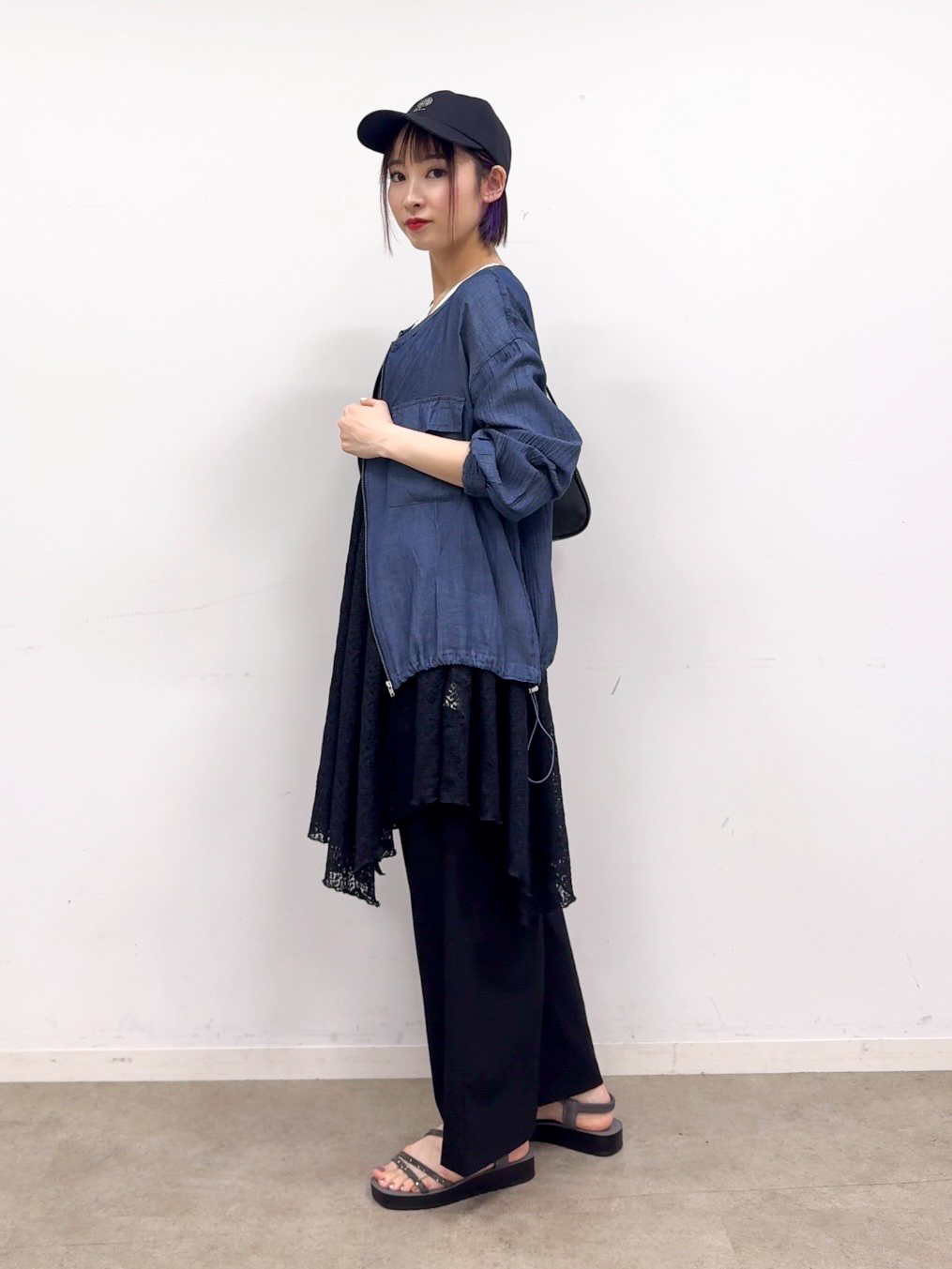 𝐜𝐡𝐢𝐤𝐚さんの「SHOO･LA･RUE｜【綿100%/UV/S-LL】優しく透ける 柔らかシアーデニムブルゾン」を使ったコーディネート