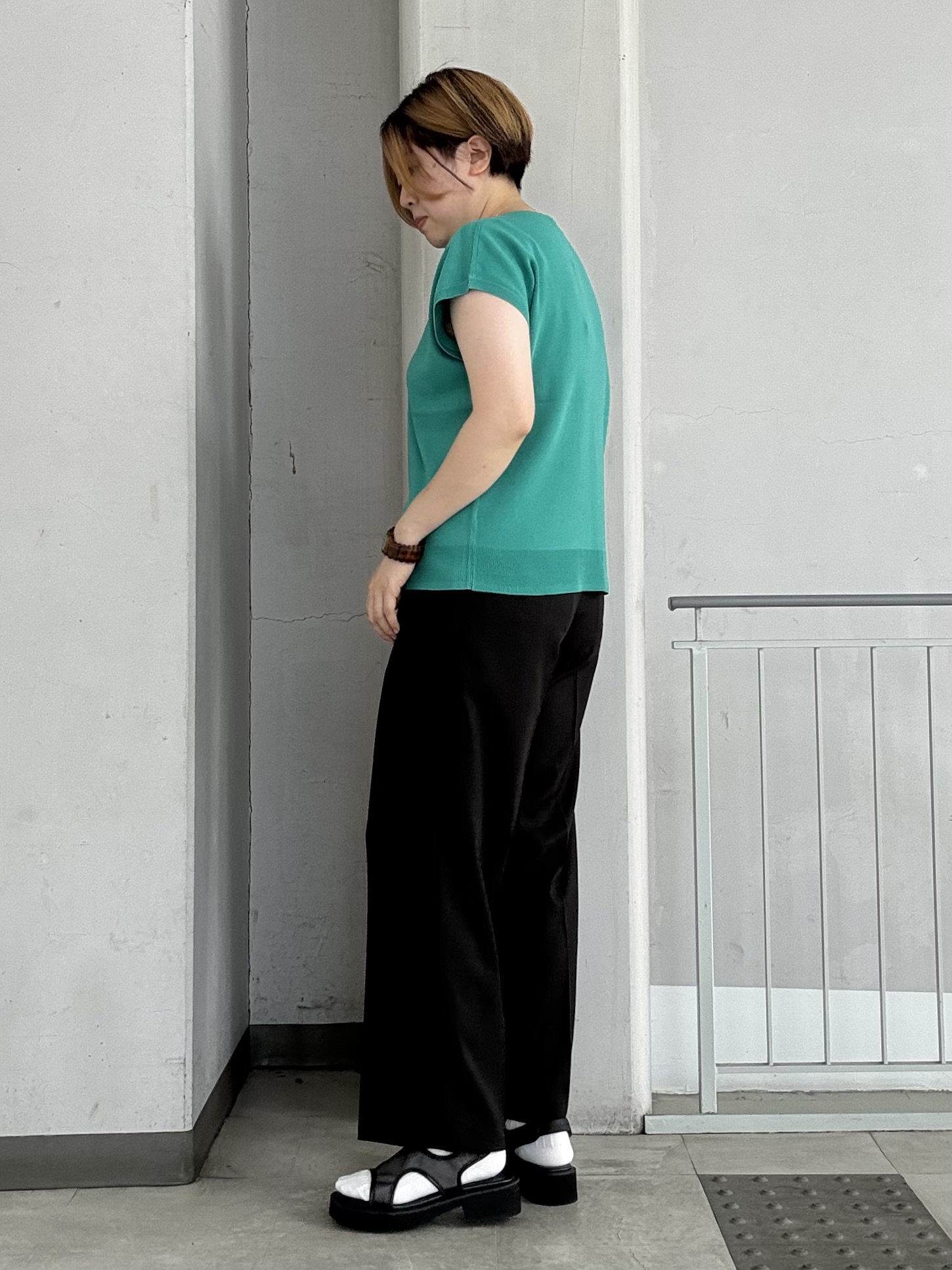aiさんの「THE SHOP TK｜【S-XL/ひんやりタッチ】多機能フレンチスリーブニット 洗濯機OK/UVケア/毛玉になりにくい」を使ったコーディネート