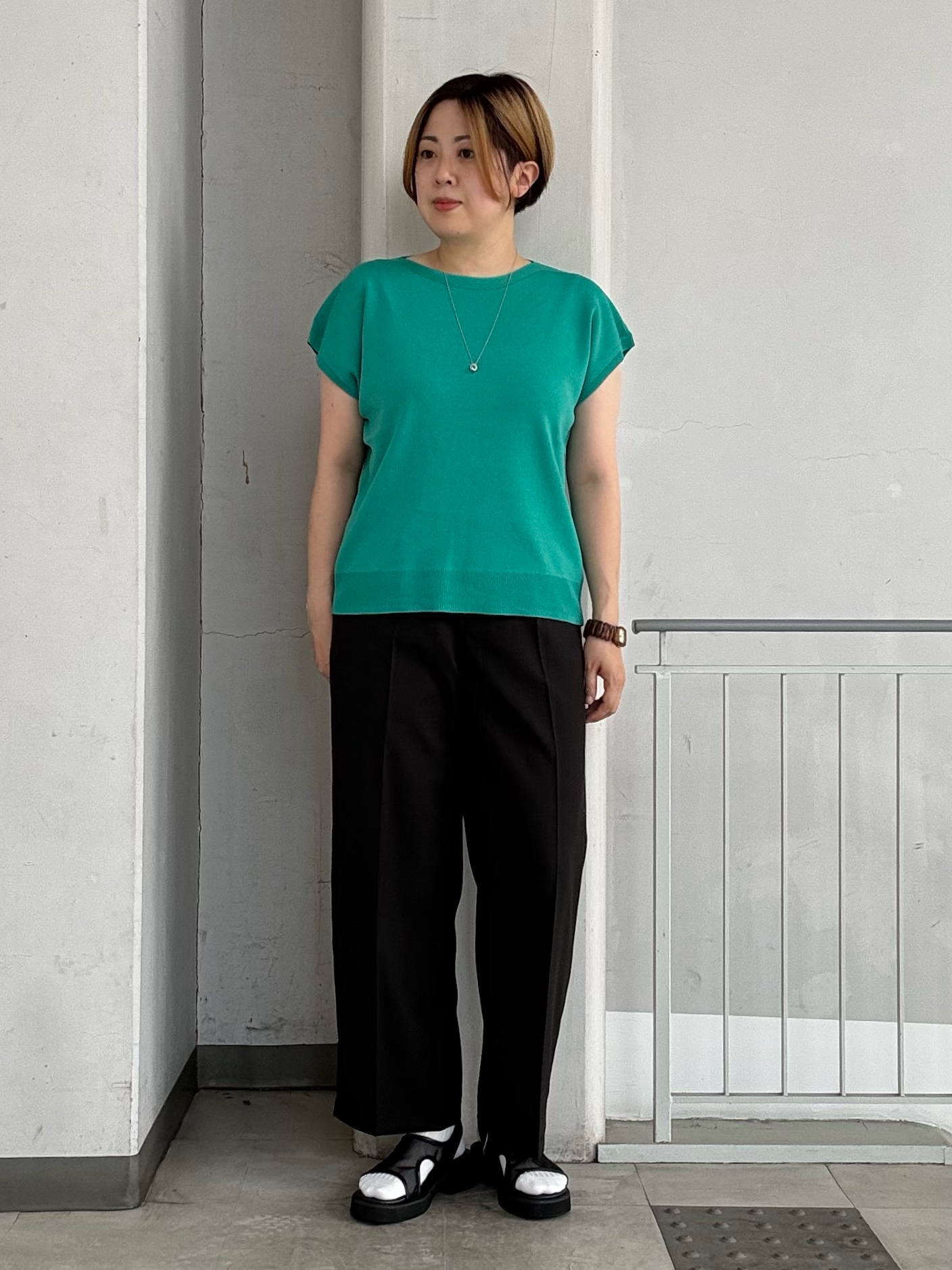 aiさんの「THE SHOP TK｜【S-XL/ひんやりタッチ】多機能フレンチスリーブニット 洗濯機OK/UVケア/毛玉になりにくい」を使ったコーディネート