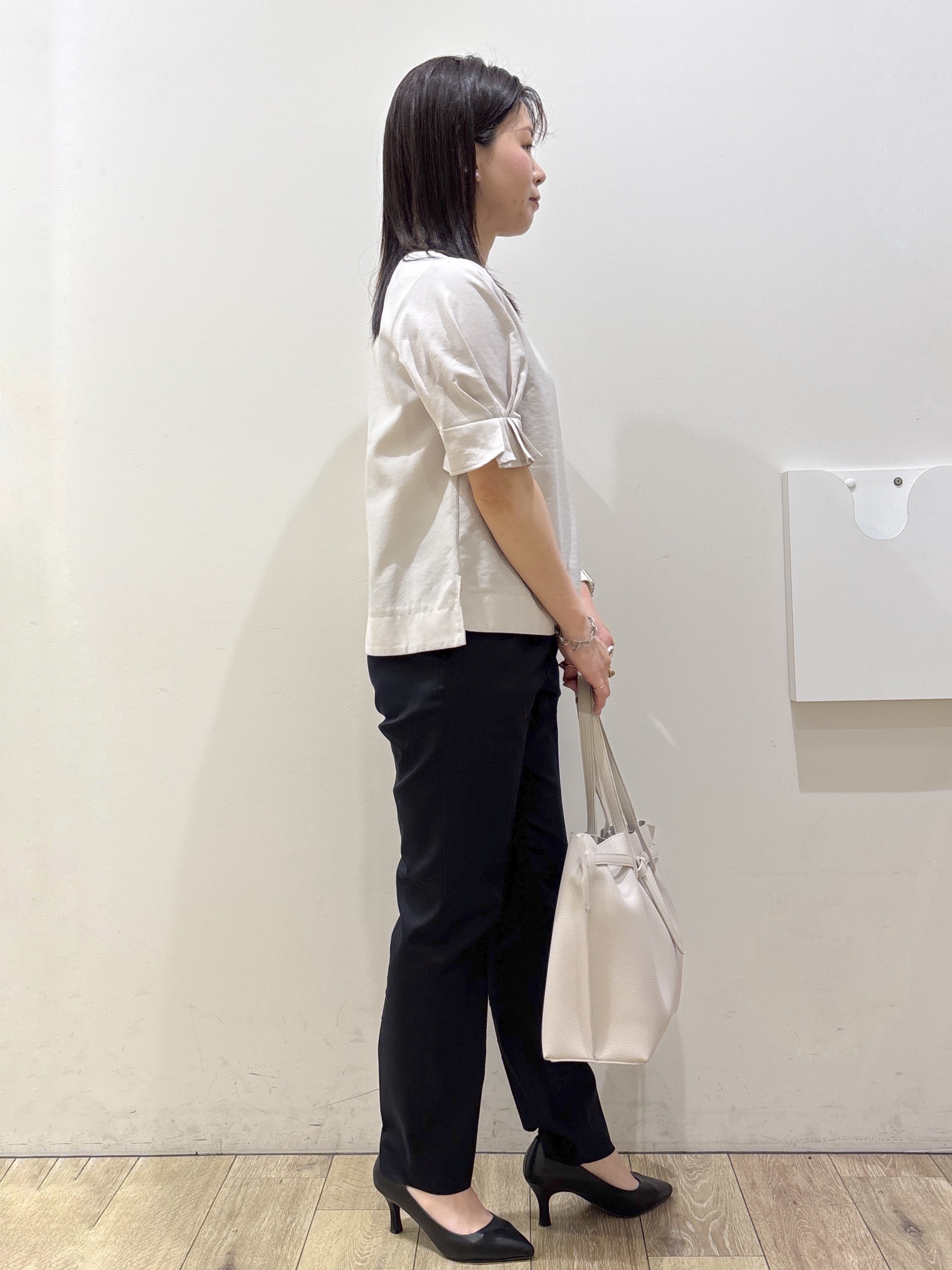 mameさんの「OPAQUE.CLIP｜【接触冷感】タックパフスリーブブラウス《吸水速乾／防シワ／洗濯機OK／XS～3L／6col》」を使ったコーディネート