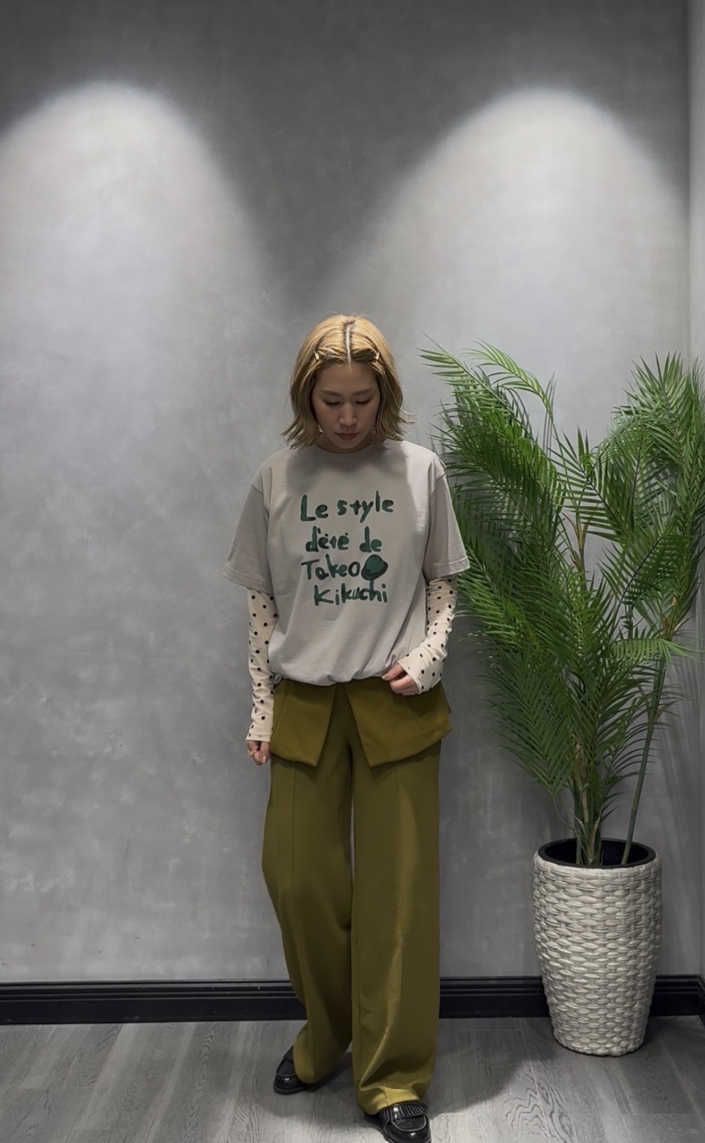 s___sさんの「TAKEO KIKUCHI｜水彩ペイント アートロゴTシャツ」を使ったコーディネート
