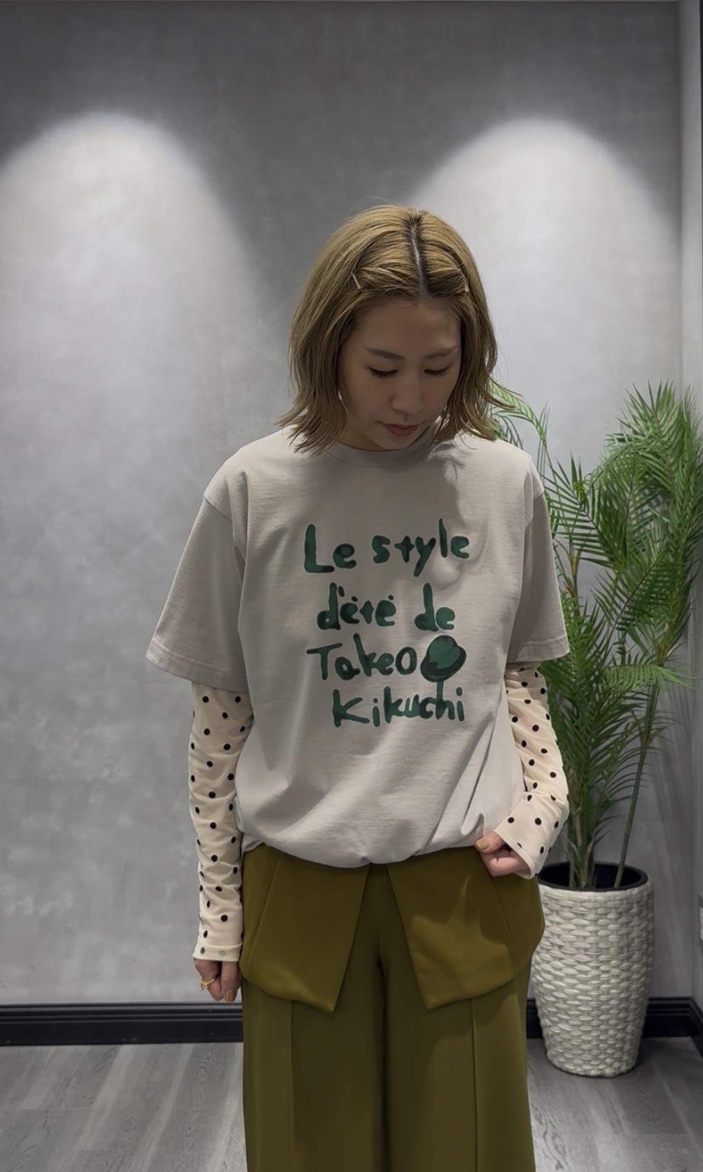 s___sさんの「TAKEO KIKUCHI｜水彩ペイント アートロゴTシャツ」を使ったコーディネート