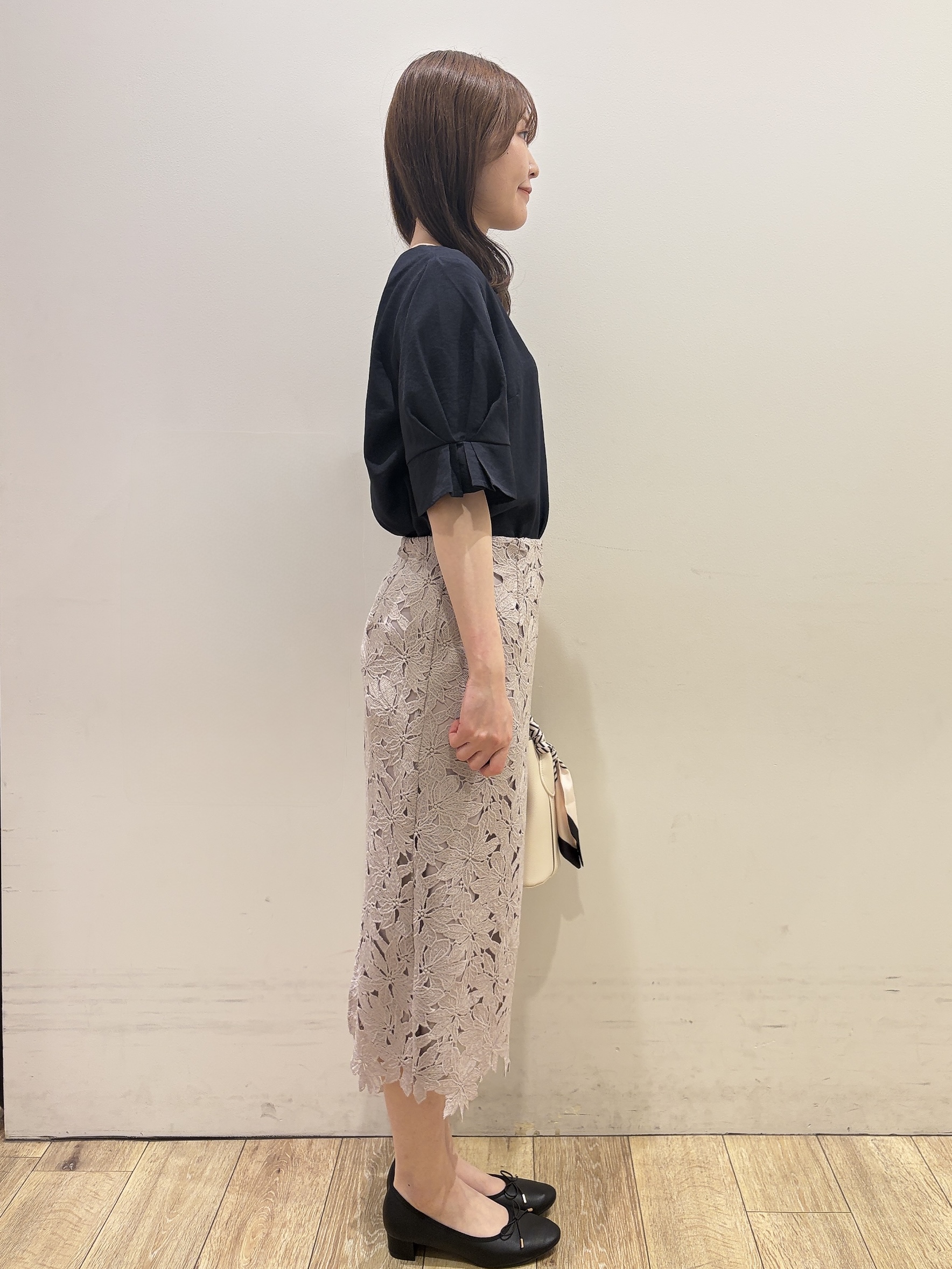 MOMOさんの「index｜【接触冷感】タックパフスリーブブラウス《吸水速乾／防シワ／洗濯機OK／XS～3L／6col》」を使ったコーディネート