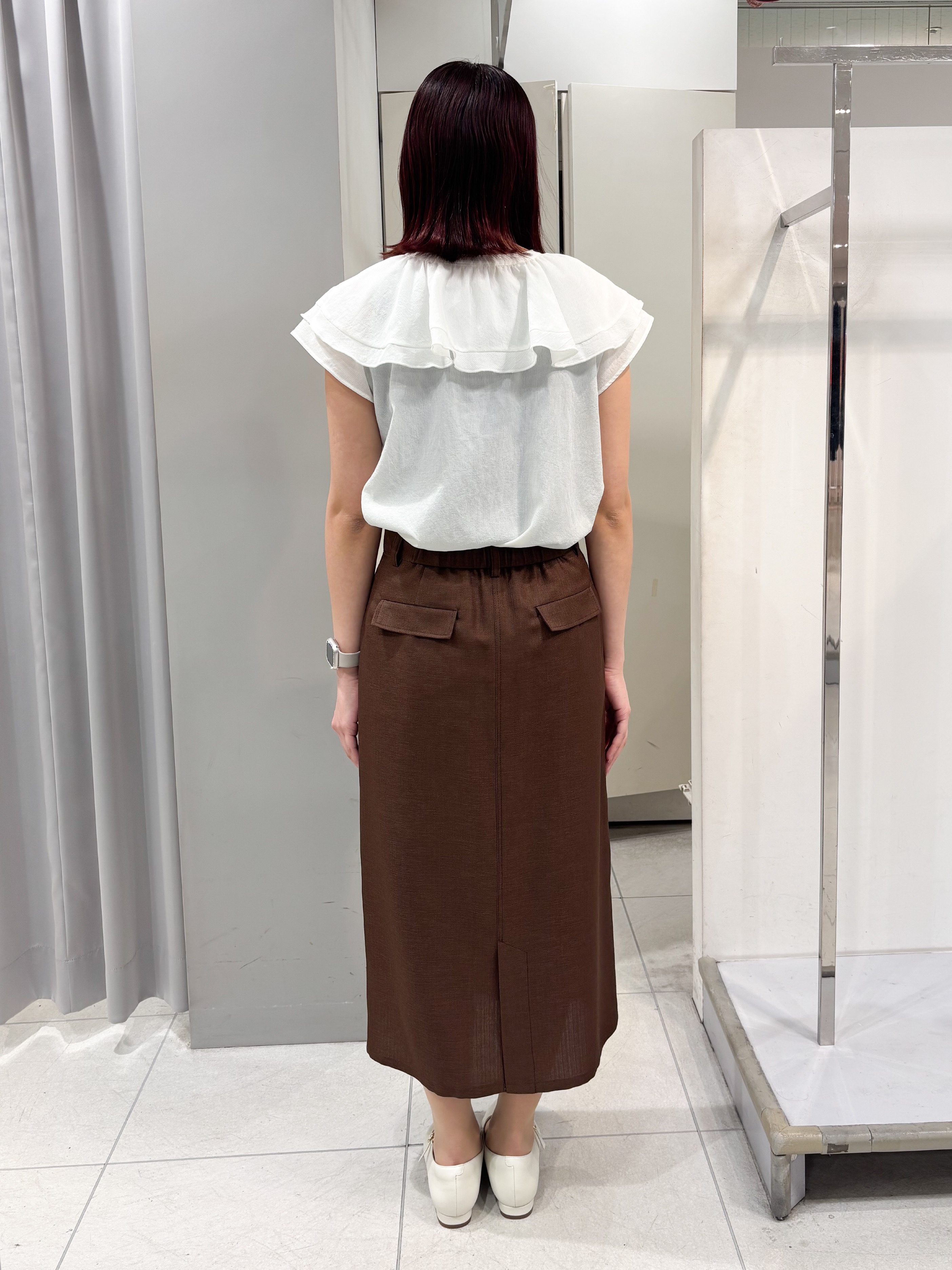 yuiさんの「Reflect｜【通気性あり／涼しい／マシンウォッシャブル】フリルブラウス」を使ったコーディネート