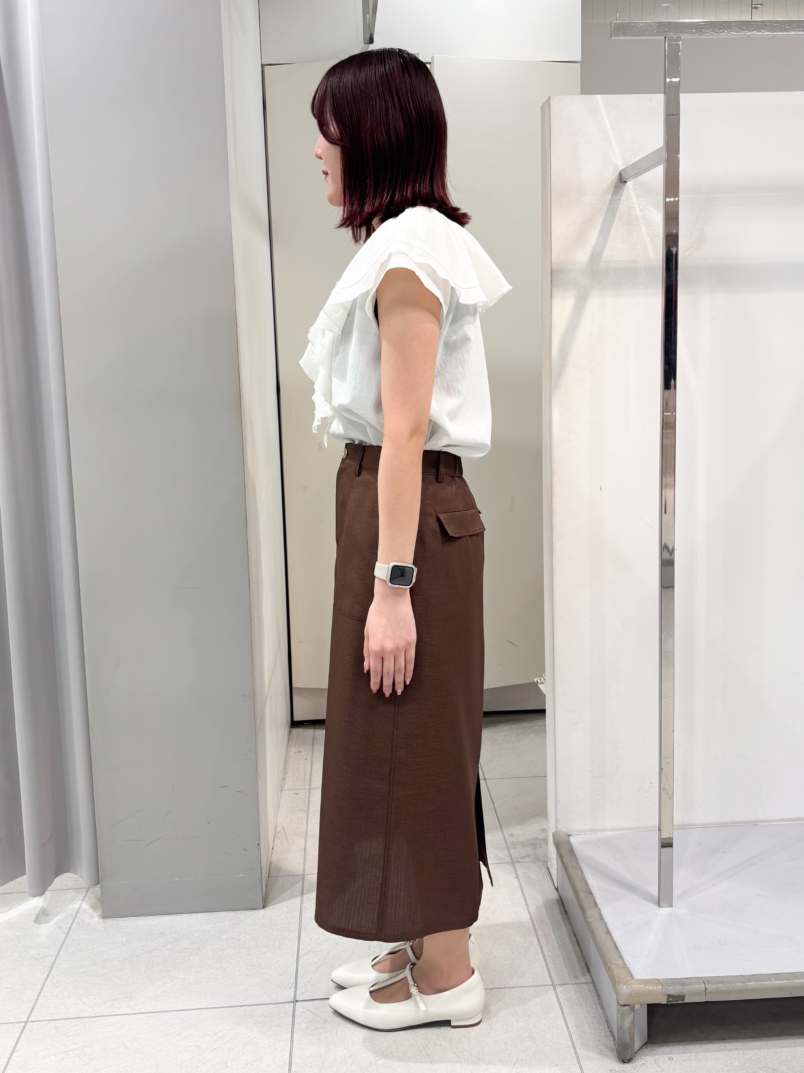 yuiさんの「Reflect｜【通気性あり／涼しい／マシンウォッシャブル】フリルブラウス」を使ったコーディネート
