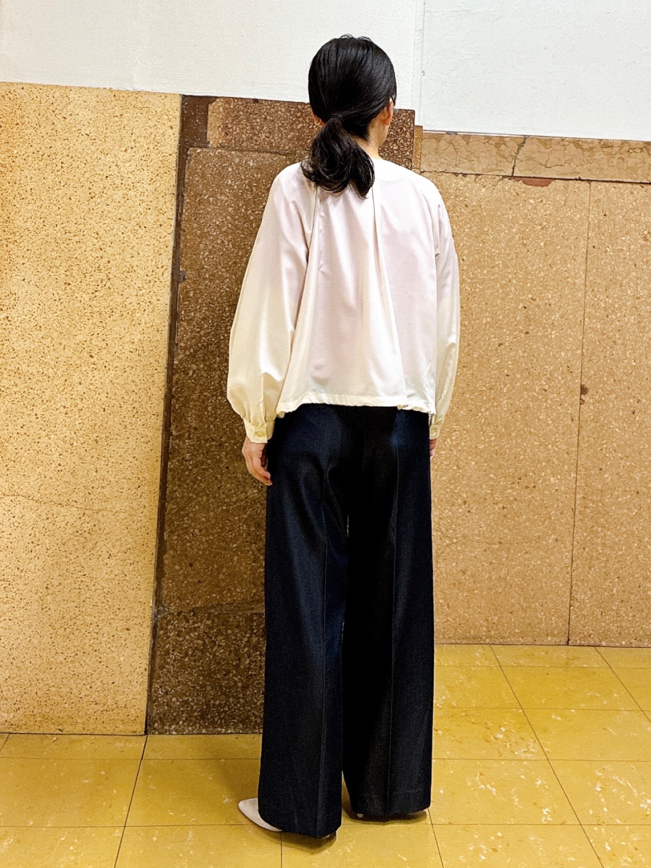 hattoriさんの「INDIVI｜【洗える】ガーター編みVネックニットT」を使ったコーディネート