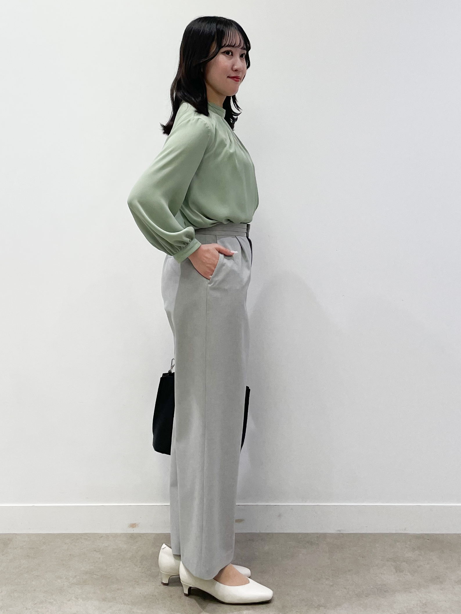 yukariさんの「Reflect｜タックスタンドカラーブラウス」を使ったコーディネート