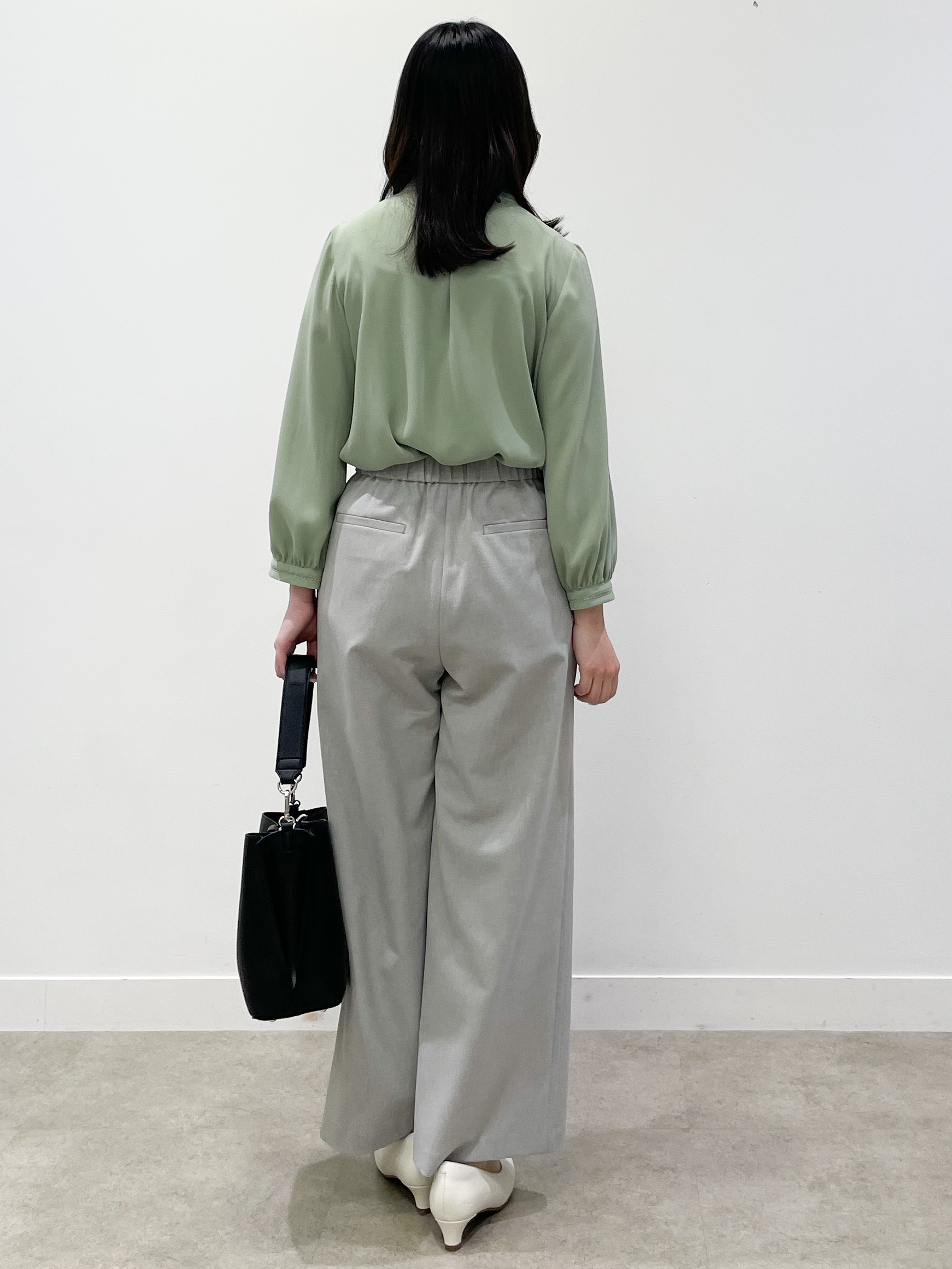 yukariさんの「Reflect｜タックスタンドカラーブラウス」を使ったコーディネート