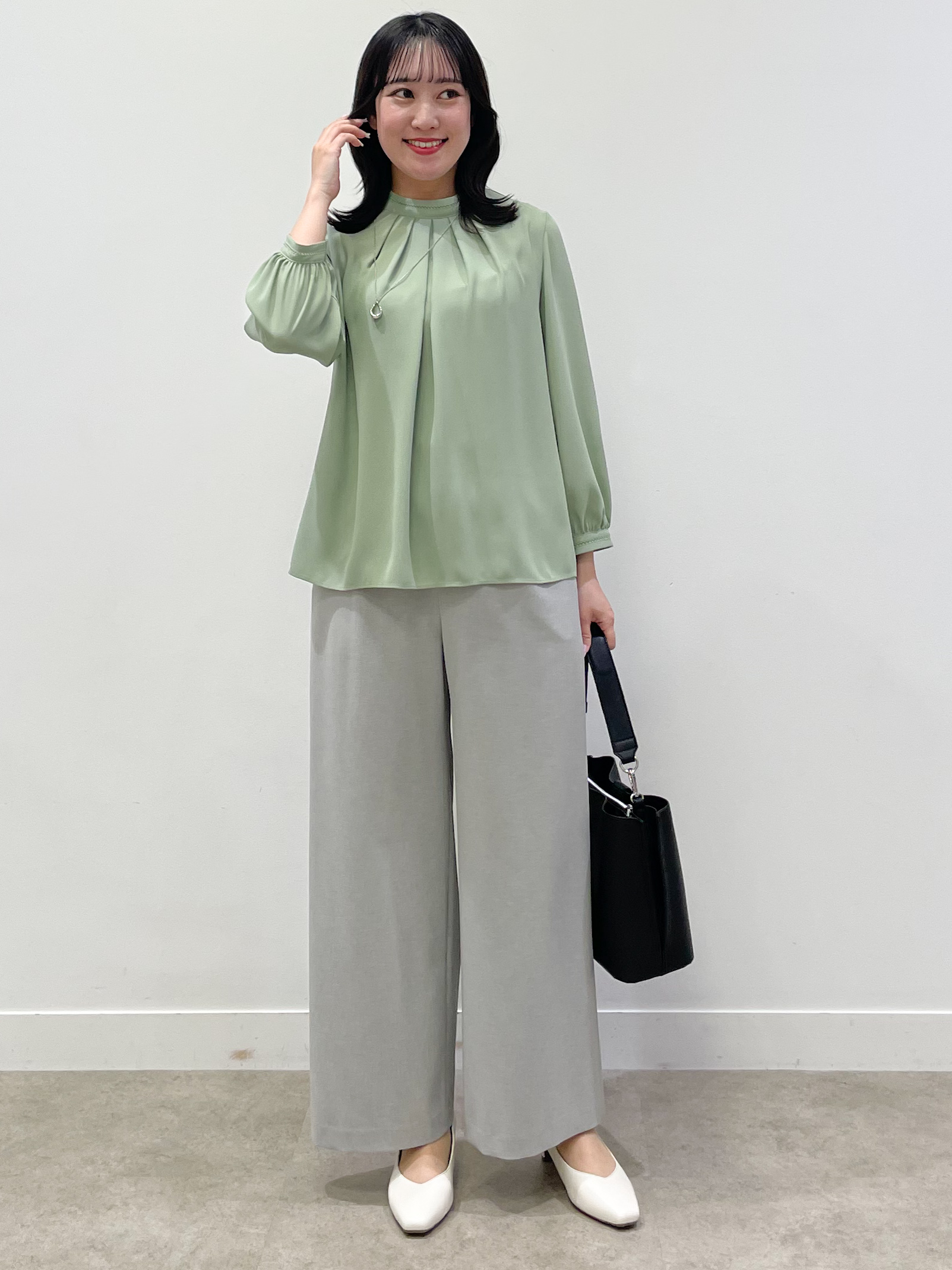 yukariさんの「Reflect｜タックスタンドカラーブラウス」を使ったコーディネート
