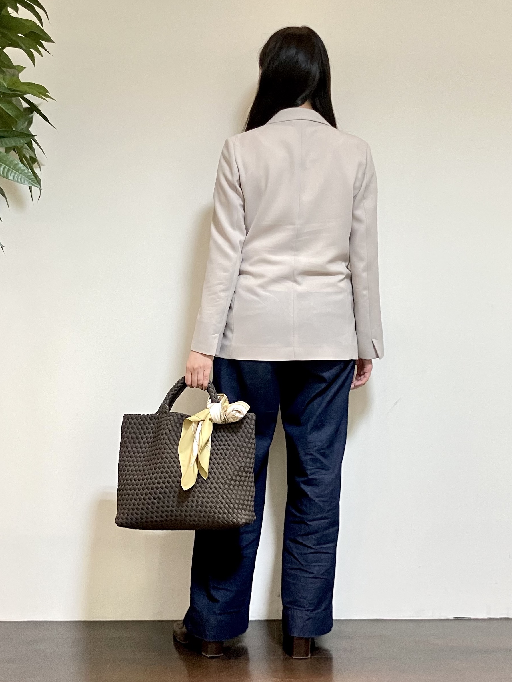 カレンさんの「UNTITLED｜【新色追加/セットアップ可】エアリー ダブルブレストジャケット」を使ったコーディネート
