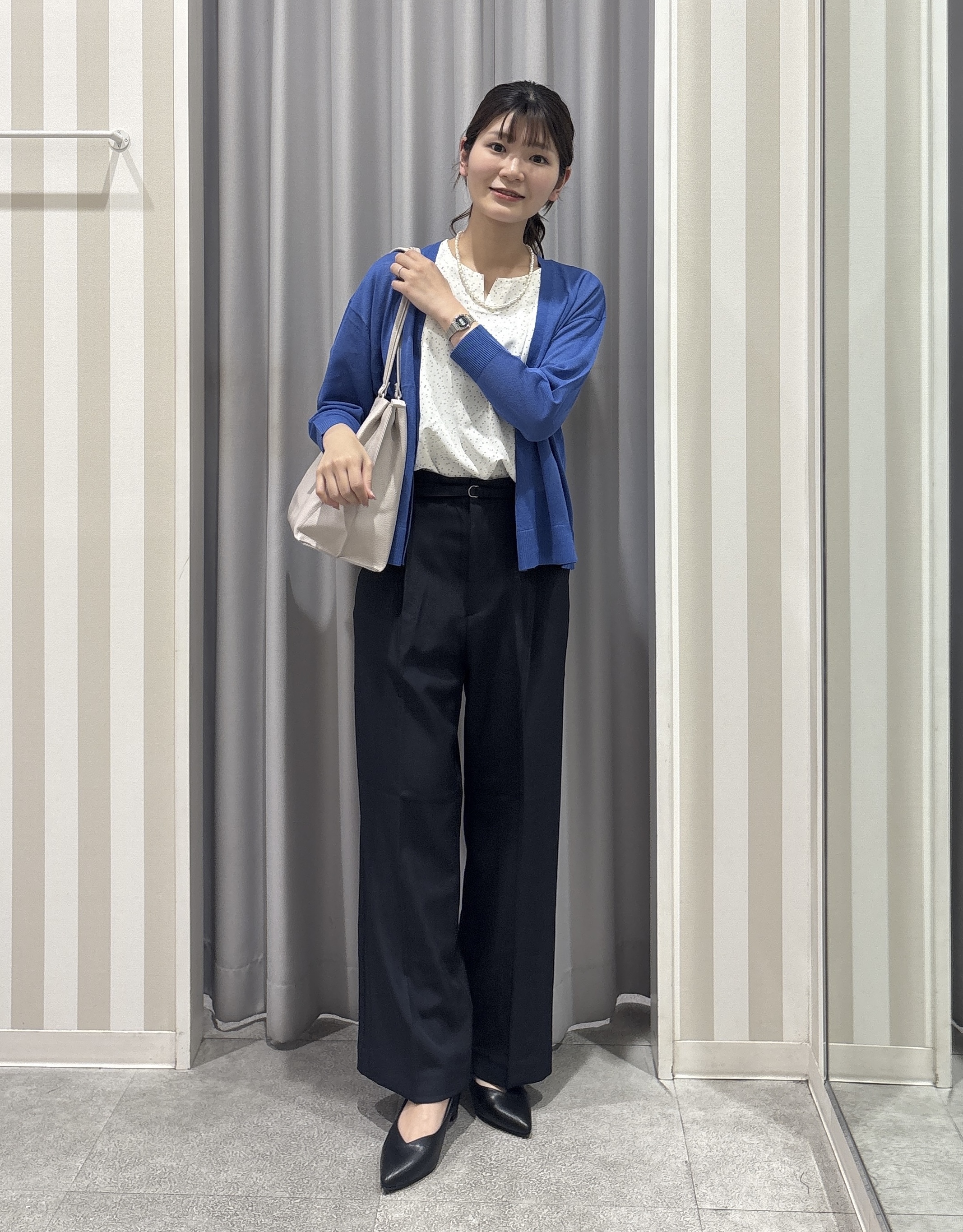 Rikaさんの「SHOO･LA･RUE｜【ひんやり/洗濯機可/S-LL】オンにもオフにも マルチに使えるボタンレスカーディガン」を使ったコーディネート