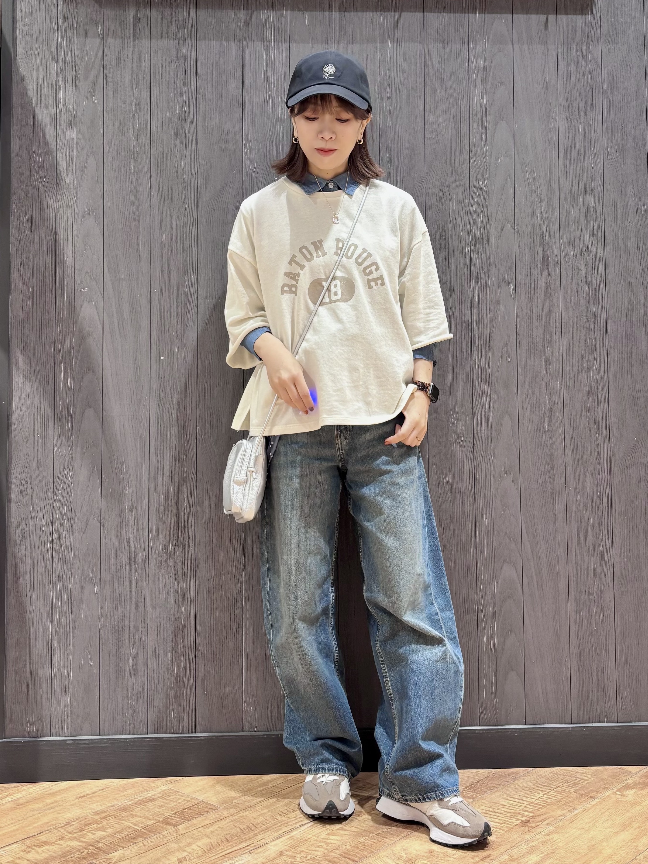 meiさんの「SHOO･LA･RUE｜【洗濯機可/S-LL/選べる6柄】切りっぱなしお袖がこなれカジュアル 5分袖シアーTシャツ」を使ったコーディネート