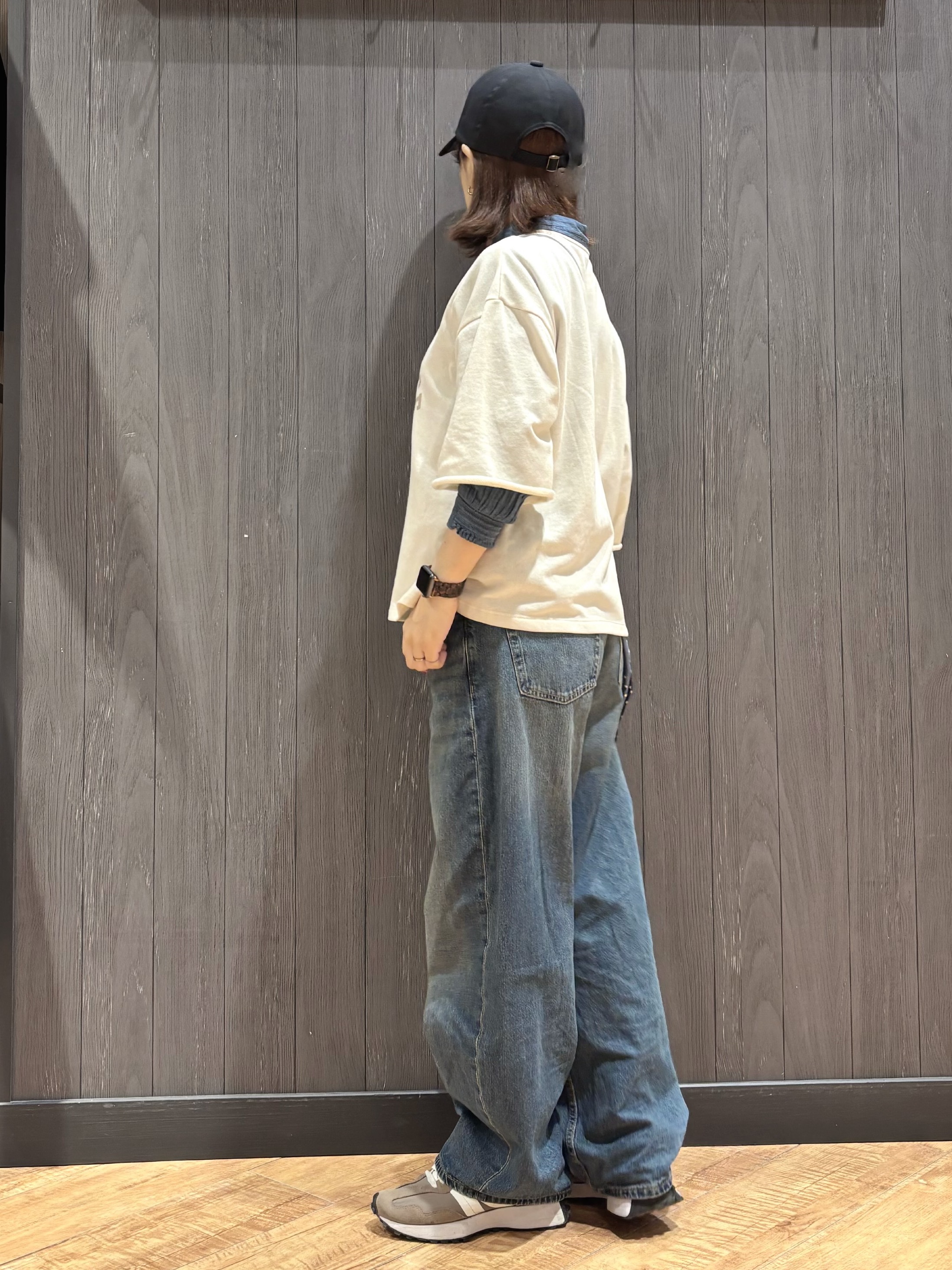 meiさんの「SHOO･LA･RUE｜【洗濯機可/S-LL/選べる6柄】切りっぱなしお袖がこなれカジュアル 5分袖シアーTシャツ」を使ったコーディネート