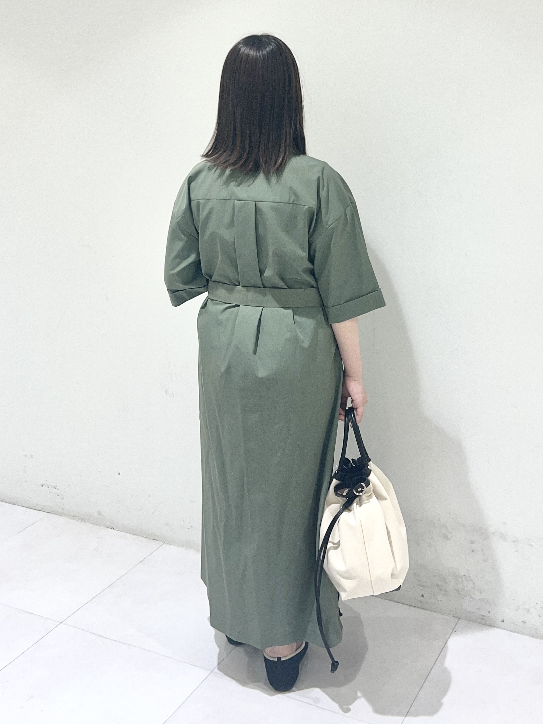 Mitsukiさんの「UNTITLED｜【洗える/前開きボタン】シャンブレーシャツワンピース」を使ったコーディネート