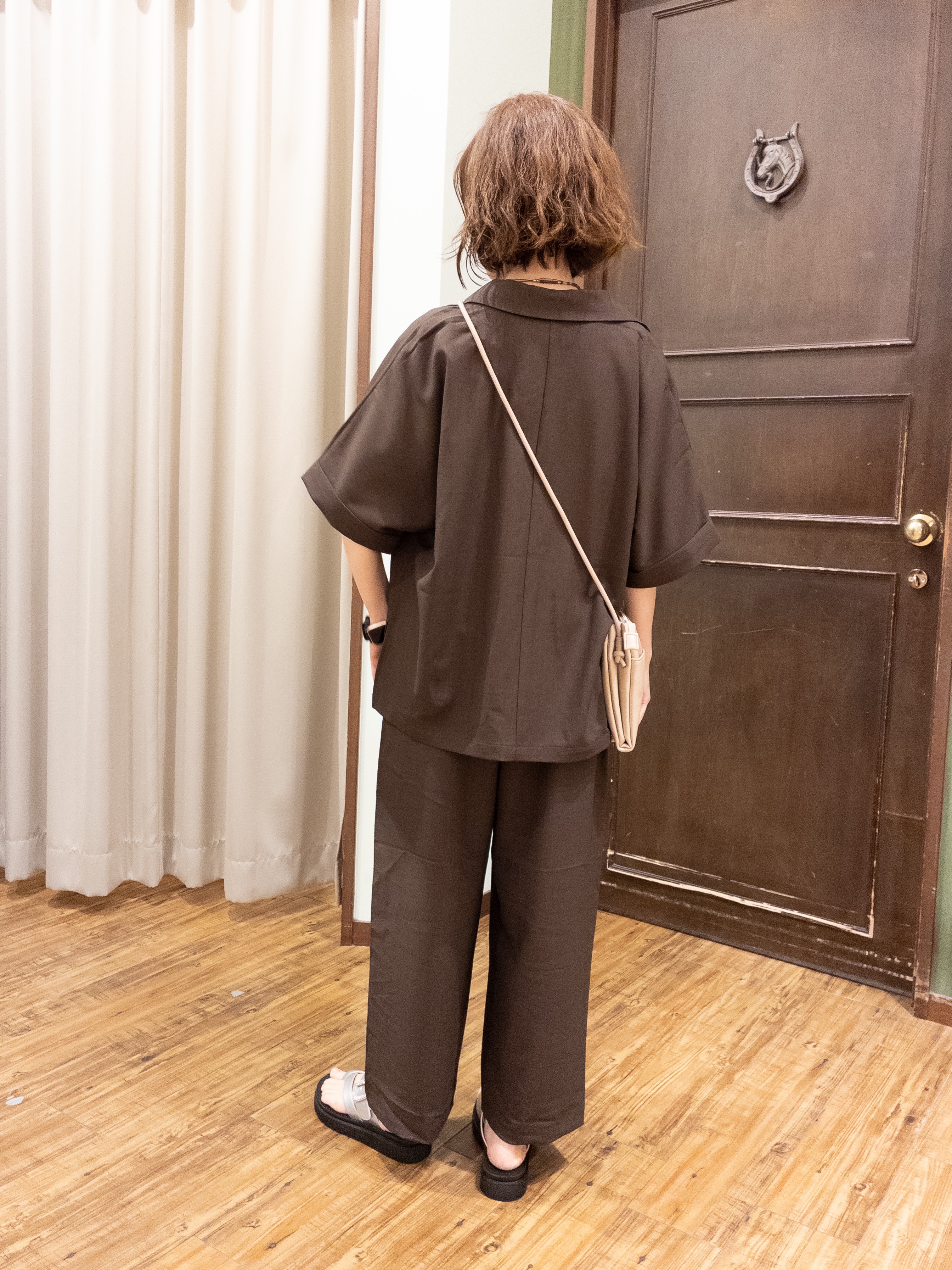 yukaさんの「SHOO･LA･RUE｜【セットアップ可/洗濯後しわになりにくい/S-LL】半袖とろみテーラードジャケット」を使ったコーディネート