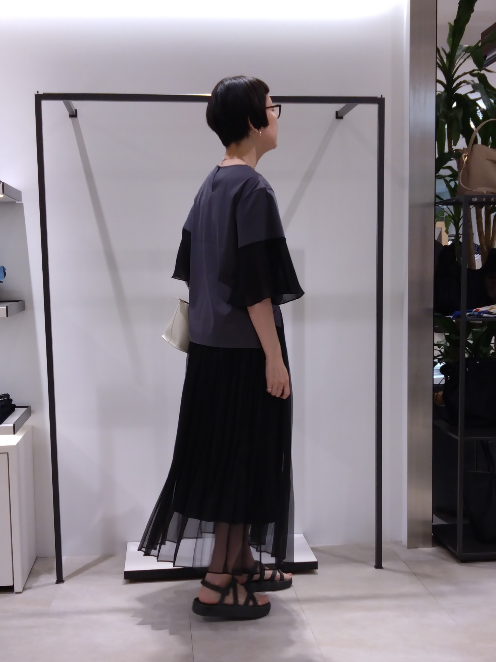 まちこさんの「UNTITLED｜【洗える/華奢見え】袖シアープルオーバー」を使ったコーディネート