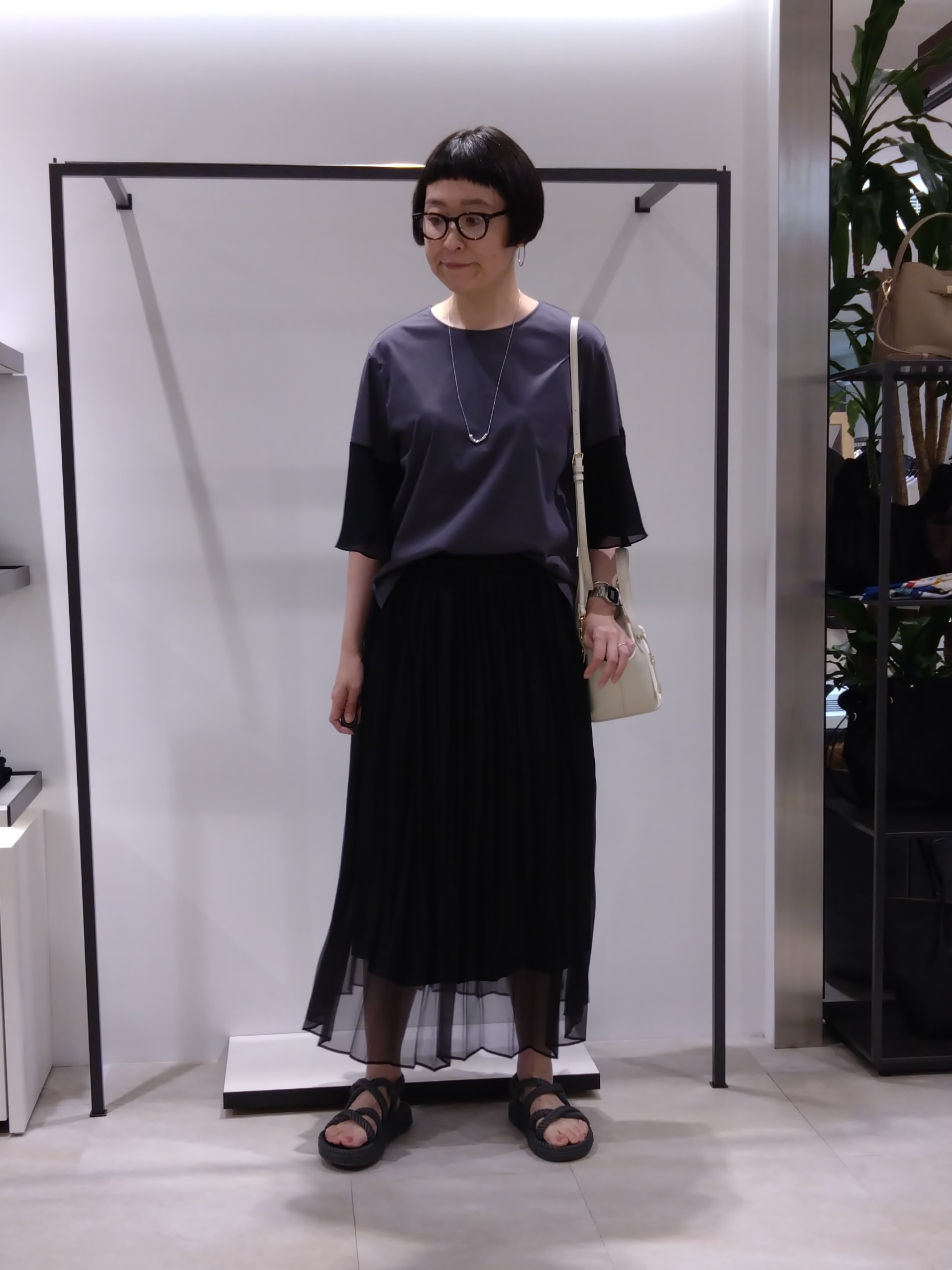 まちこさんの「UNTITLED｜【洗える/華奢見え】袖シアープルオーバー」を使ったコーディネート
