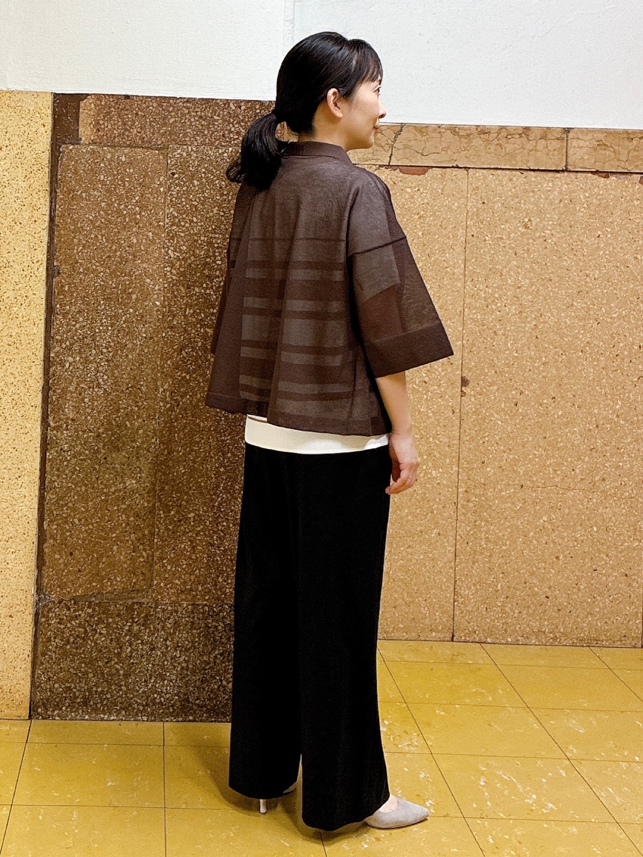 hattoriさんの「INDIVI｜【褒められパンツ／洗える／ウエストゴム】ワイドタックパンツ」を使ったコーディネート