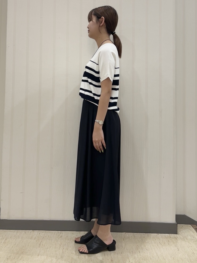 ちひさんの「INDIVI｜【洗える】ガーター編みVネックニットT」を使ったコーディネート