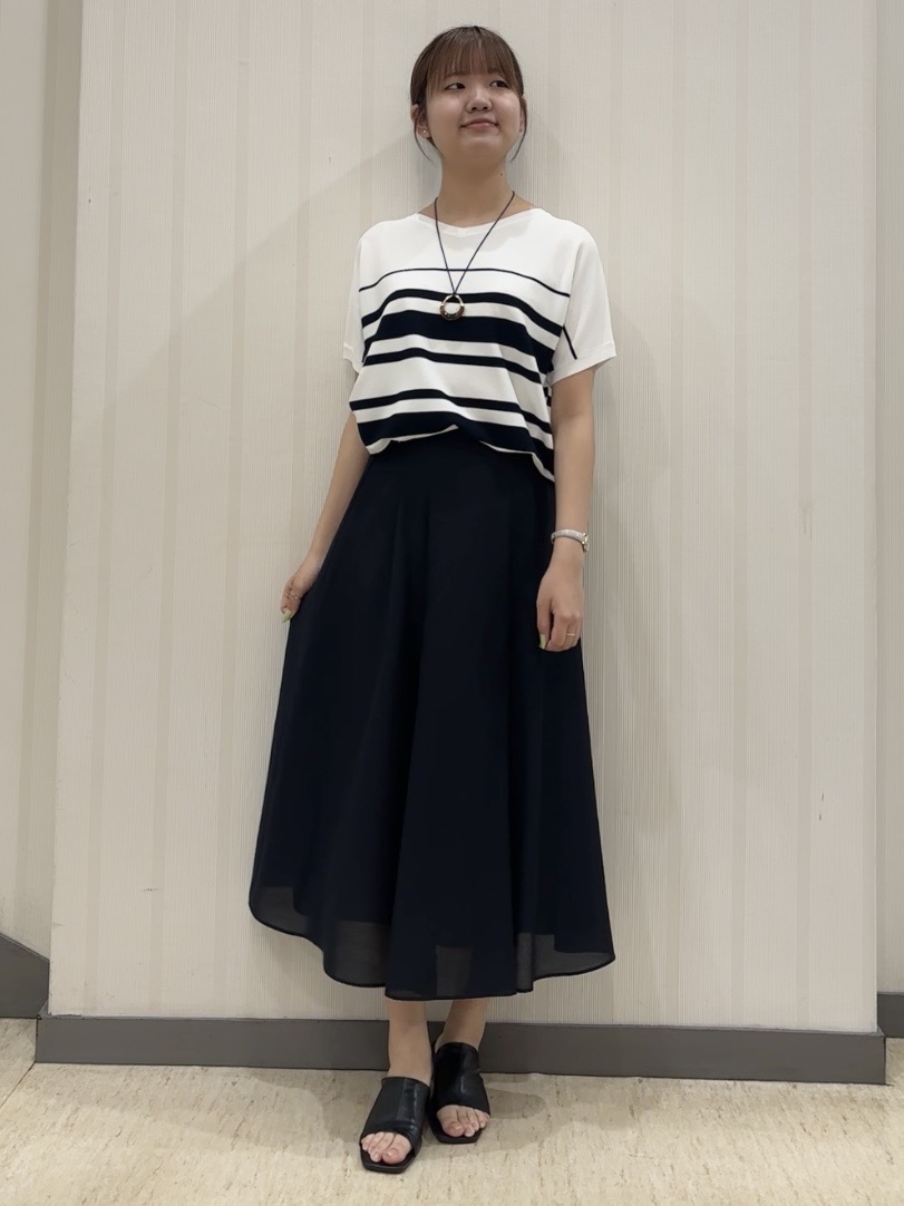 ちひさんの「INDIVI｜【洗える】ガーター編みVネックニットT」を使ったコーディネート